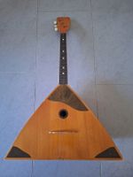 Balalaika aus Holz