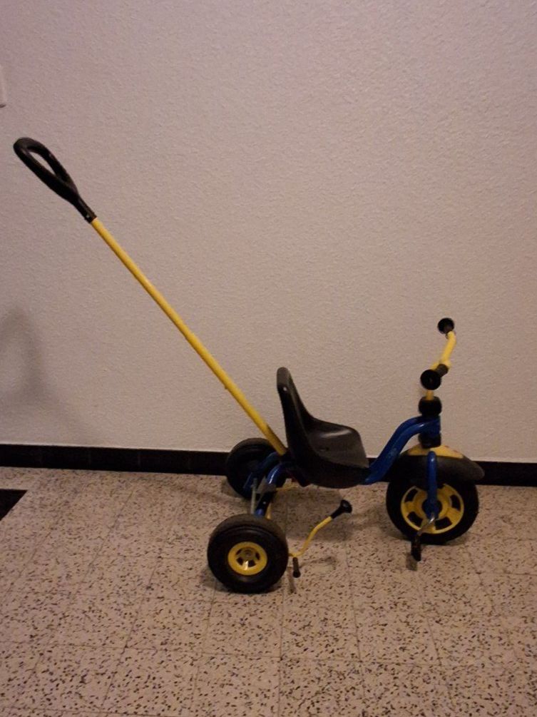 Puky Fahrzeuge für Kinder: Puky Dreirad mit Schiebestange – Gebraucht aus Bern von KavIndustries