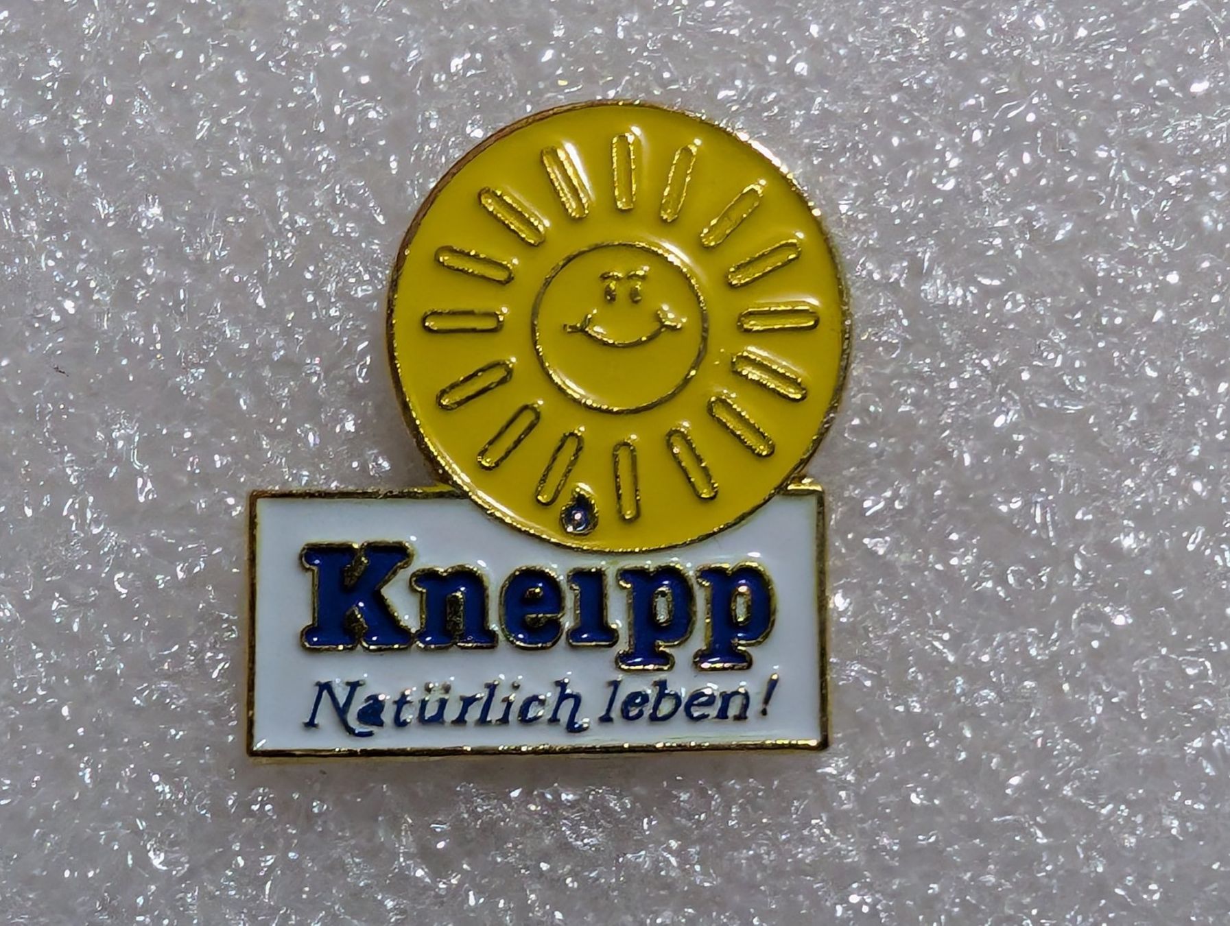 Placchette & Badge: Ansteckpin 252: Kneipp – Usato da Oppligen venduto da Pin-Fall-Shop