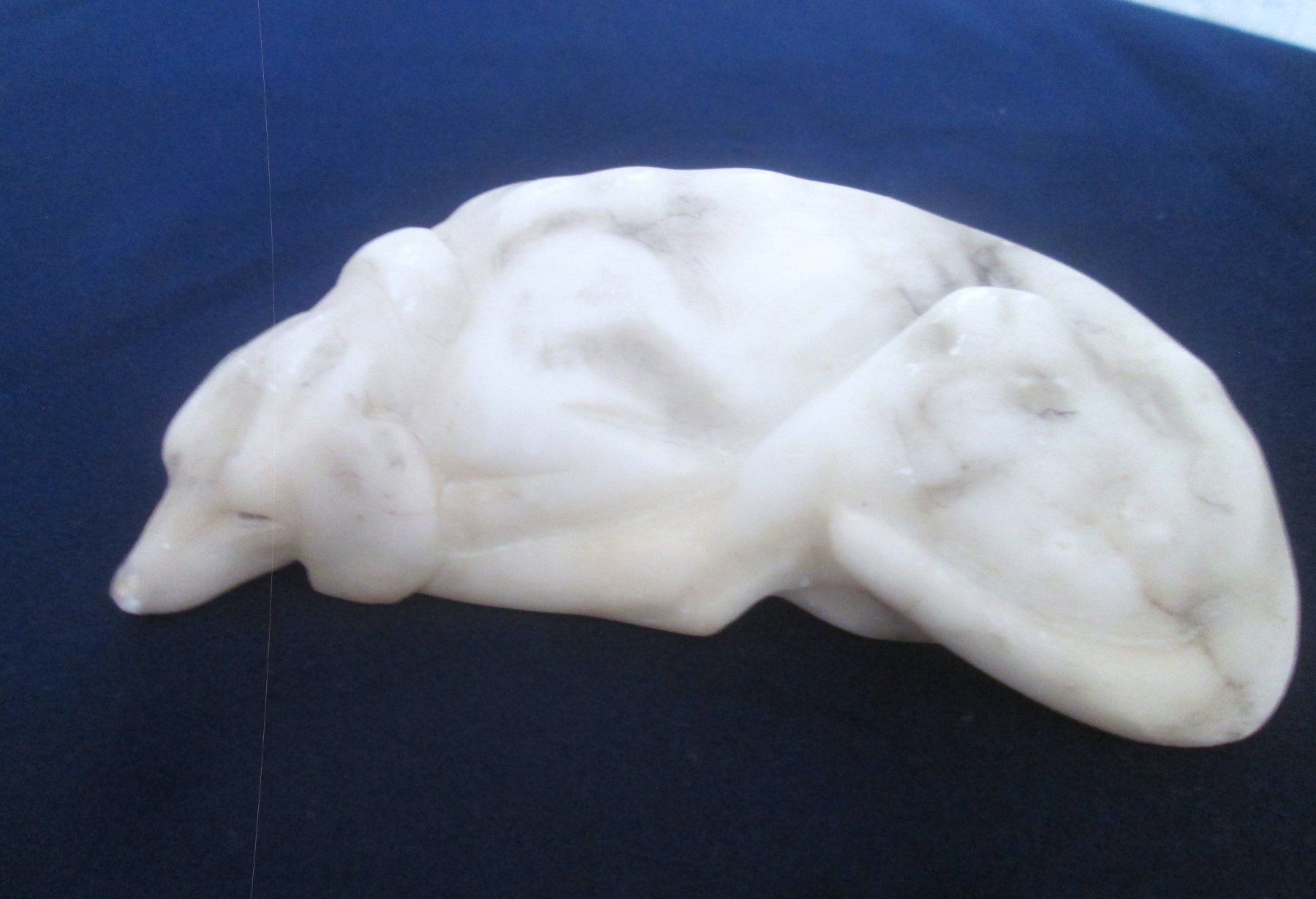 Statuette: Hund aus Marmor – Usato da Sementina venduto da babucia