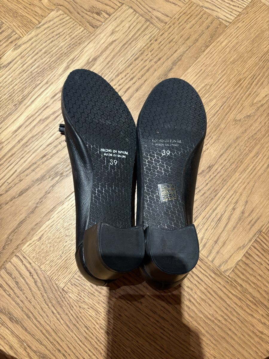 Scarpe da donna: Damen Schuhe Leder Schwarz Grösse 39 – Nuovo (secondo la descrizione) da Zürich venduto da EliSieg 2