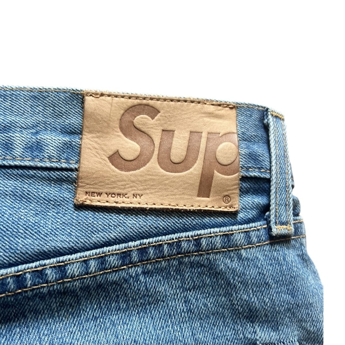 Supreme Jeans: Supreme Jeans Shorts, Grösse 30 – Gebraucht aus Breitenbach von ven_c95h