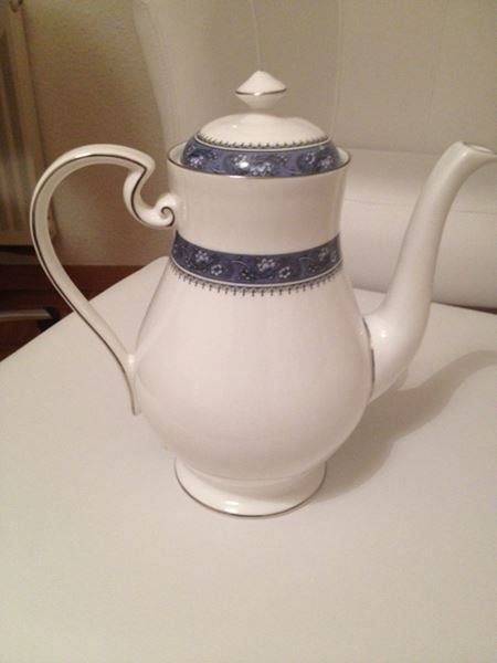Set di piatti: SERVICE TABLE BONE CHINA 62 PIECES NEUF – Nuovo e nell'imballaggio originale da Bernex venduto da eunicefitz 1