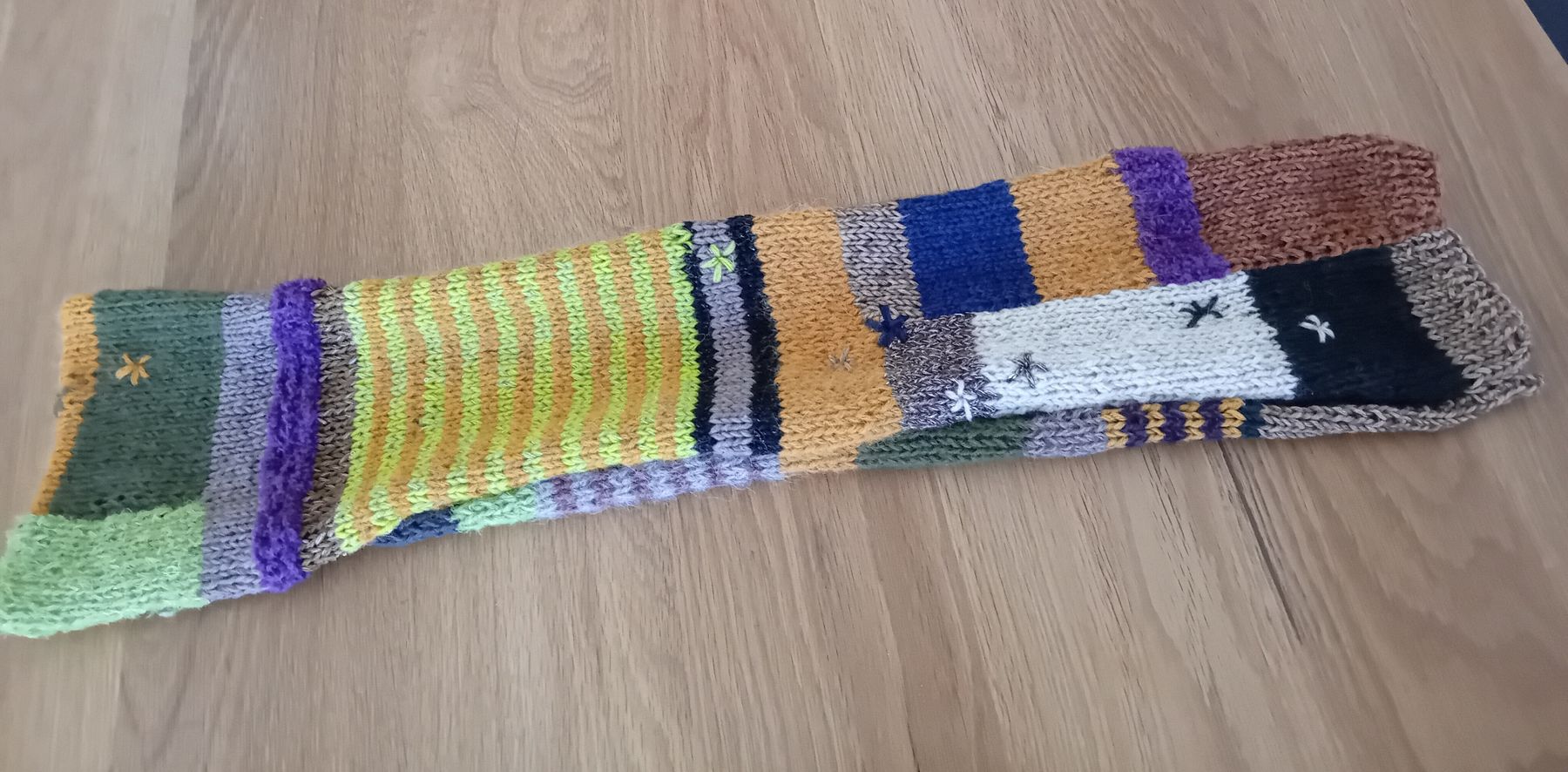 Foulard & Sciarpe: Strickschal Patchwork farbenfroh Unikat handgemacht neu – Nuovo (secondo la descrizione) da Burgdorf venduto da carodesign1 1
