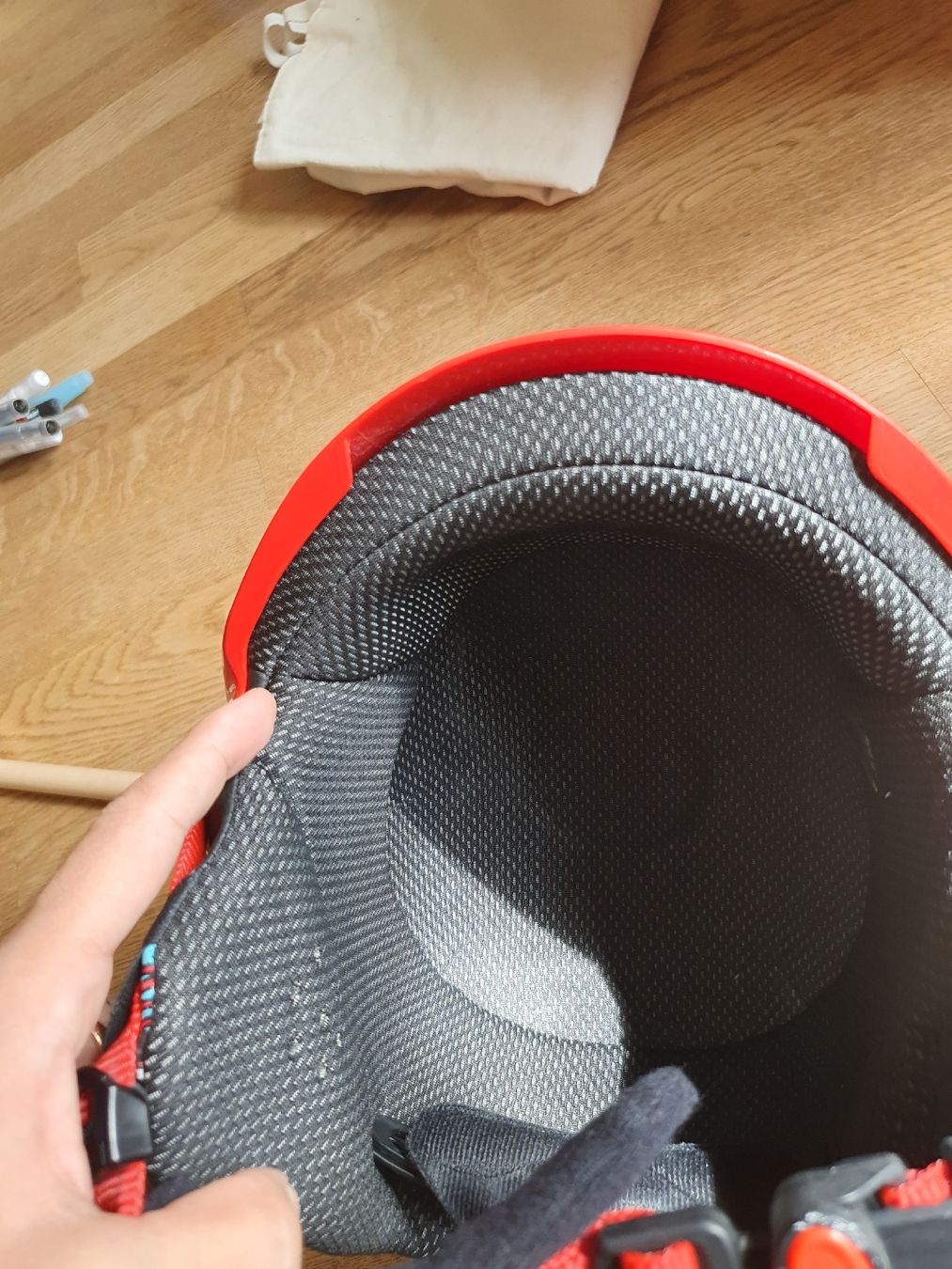 Uvex Caschi: Uvex Ski Helmet Red Used – Usato da Sirnach venduto da eftix 2