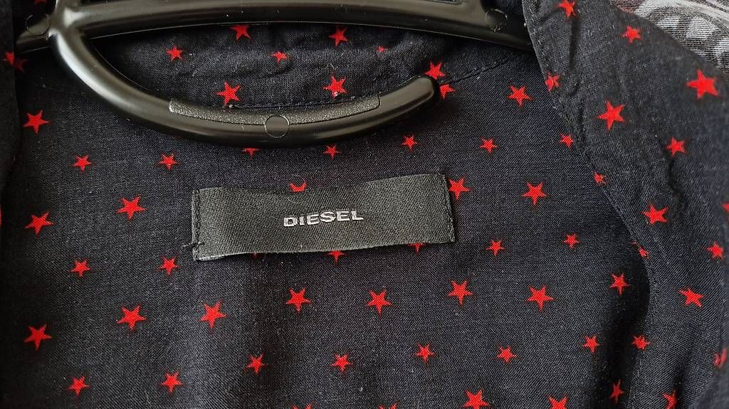Diesel Camicette: Diesel Damenbluse mit Sternenmuster, Grösse 34 – Usato da Horgen venduto da san_5vb7 2