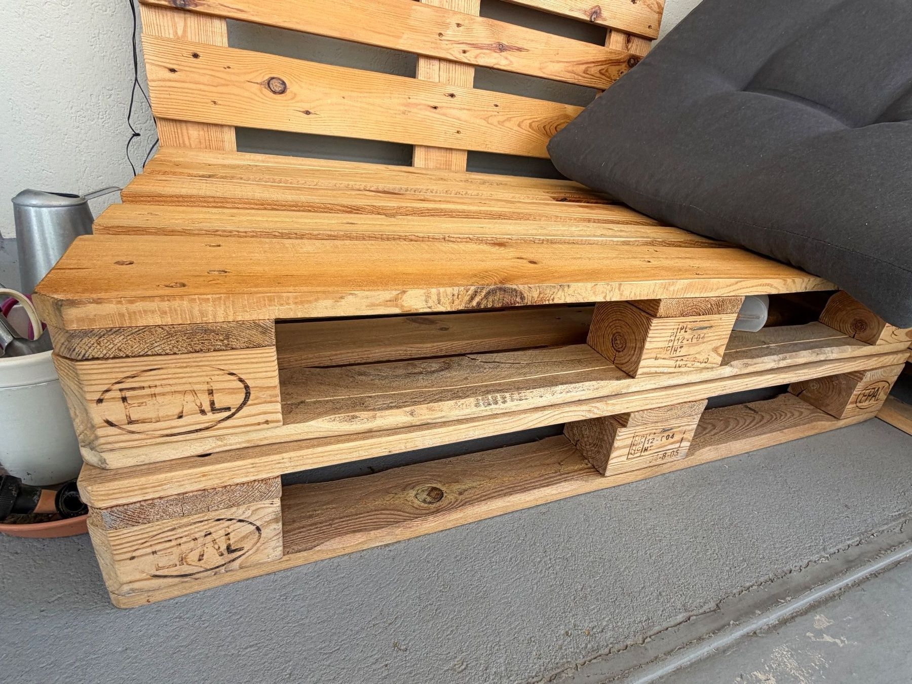 Sofas: Outdoor Lounge with Cushions – Gebraucht aus Schlieren von per_z87z 3