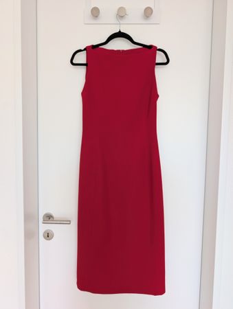 Elegant maxi red dress