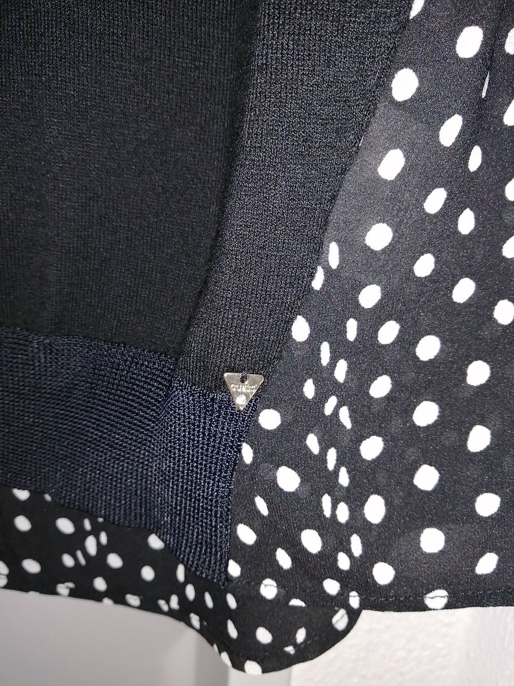 Guess Maglioni & Felpe: Leichter Pullover Guess size S/M – Usato da Buchrain venduto da nat_pl5p 2
