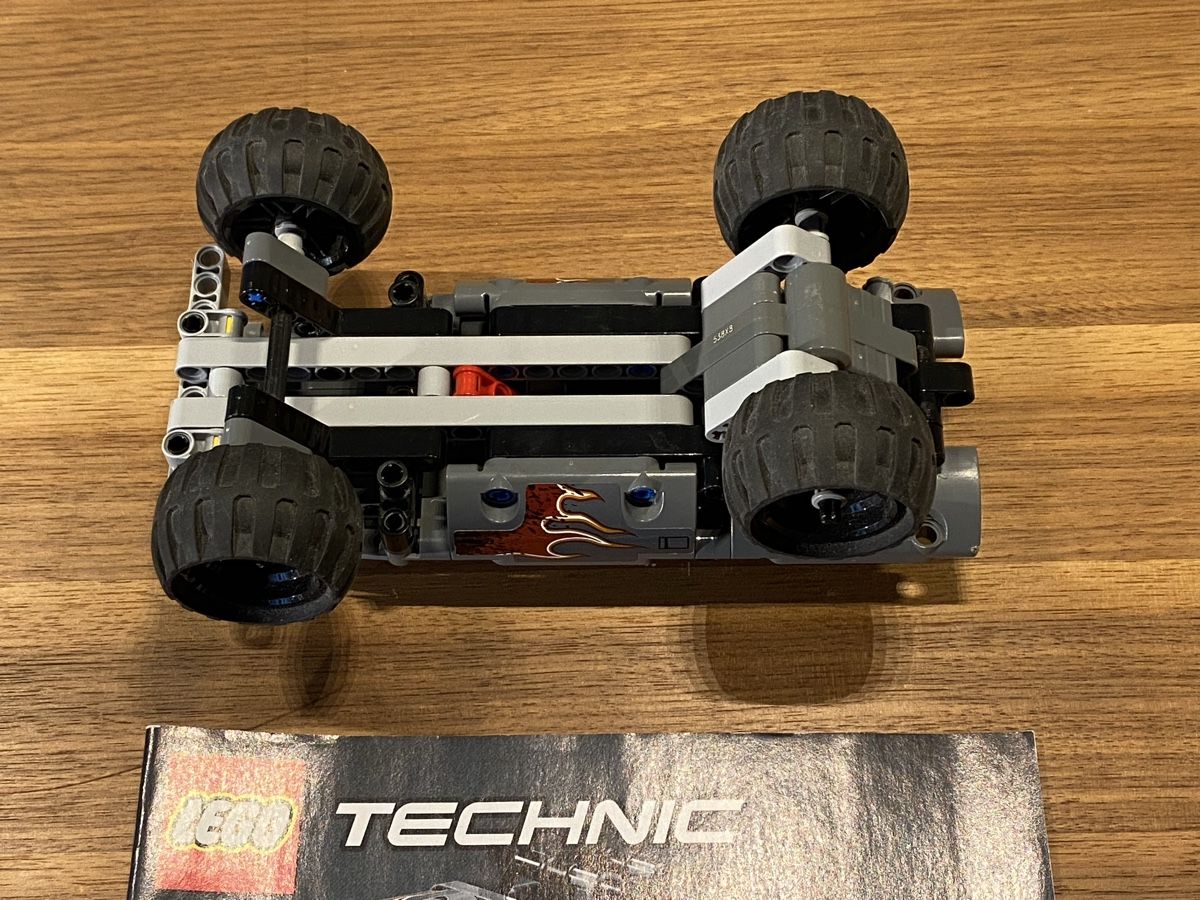Lego Kit di costruzioni: Lego Technic 42090 – Usato da Bern venduto da Mik74 2