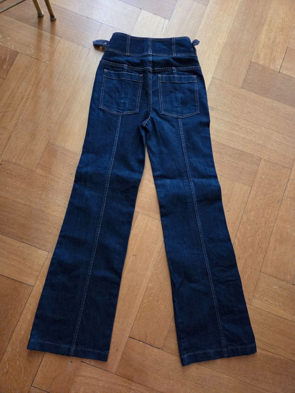 Ulla Johnson Jeans: Ulla Johnson jeans denim brut taille haute – Usato da Martigny venduto da ChrisMonc 1