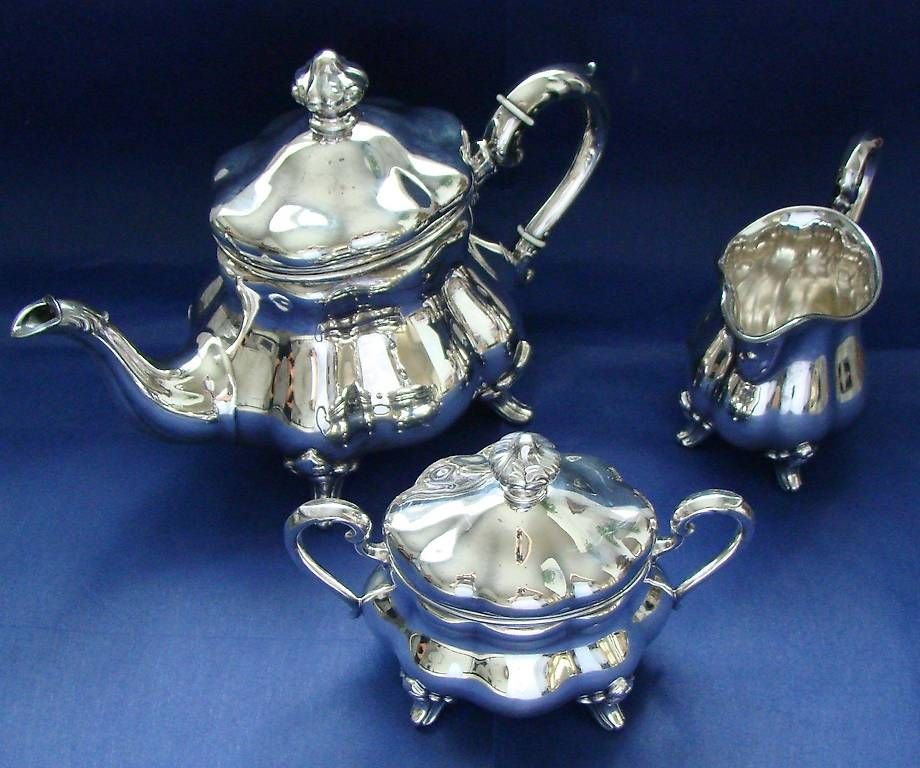 Teekannen: Silber Tee-Set, Teekanne, Milchkännchen & Zuc – Gebraucht aus Allschwil von JosefK04