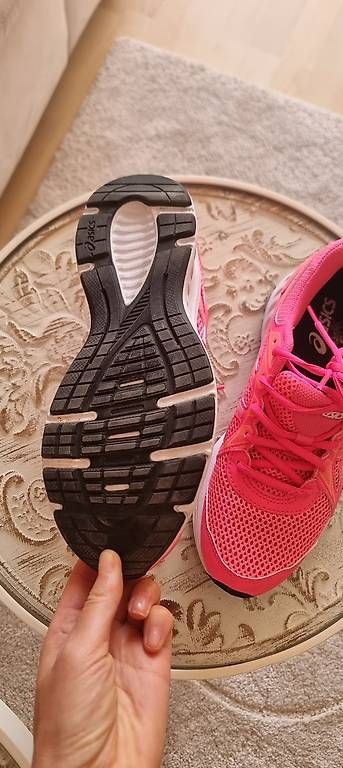 Asics Scarpe da donna: ASICS Laufschuhe – Usato da Vaduz venduto da has_lbl2 2