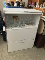Weisses Vifian Büro- Möbel. 2 Fächer, eine HR-Schublade