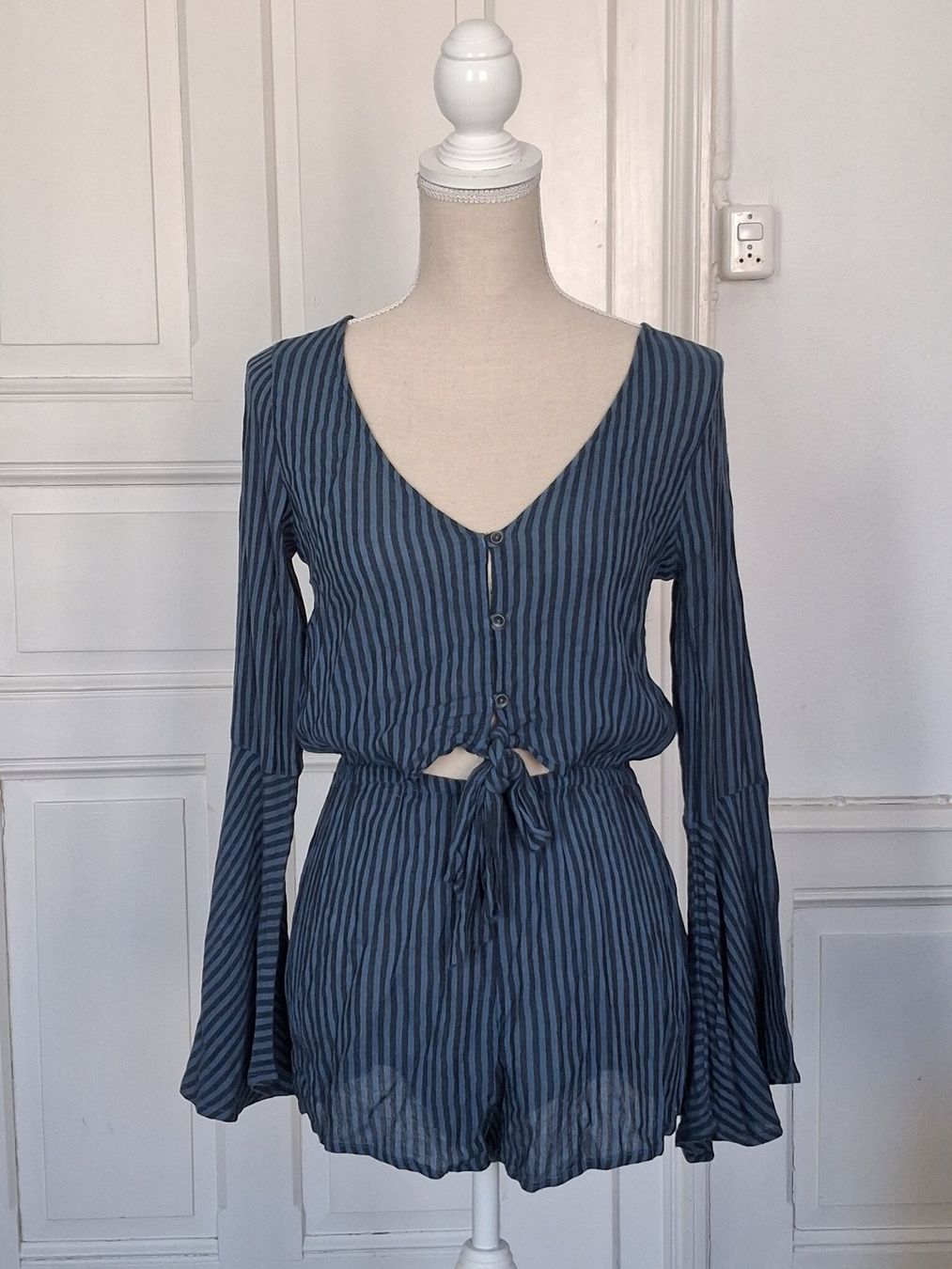 Billabong Jumpsuits: Kurzer Jumpsuit Billabong Blau Gr. S – Gebraucht aus Ried-Brig von Zzyzx