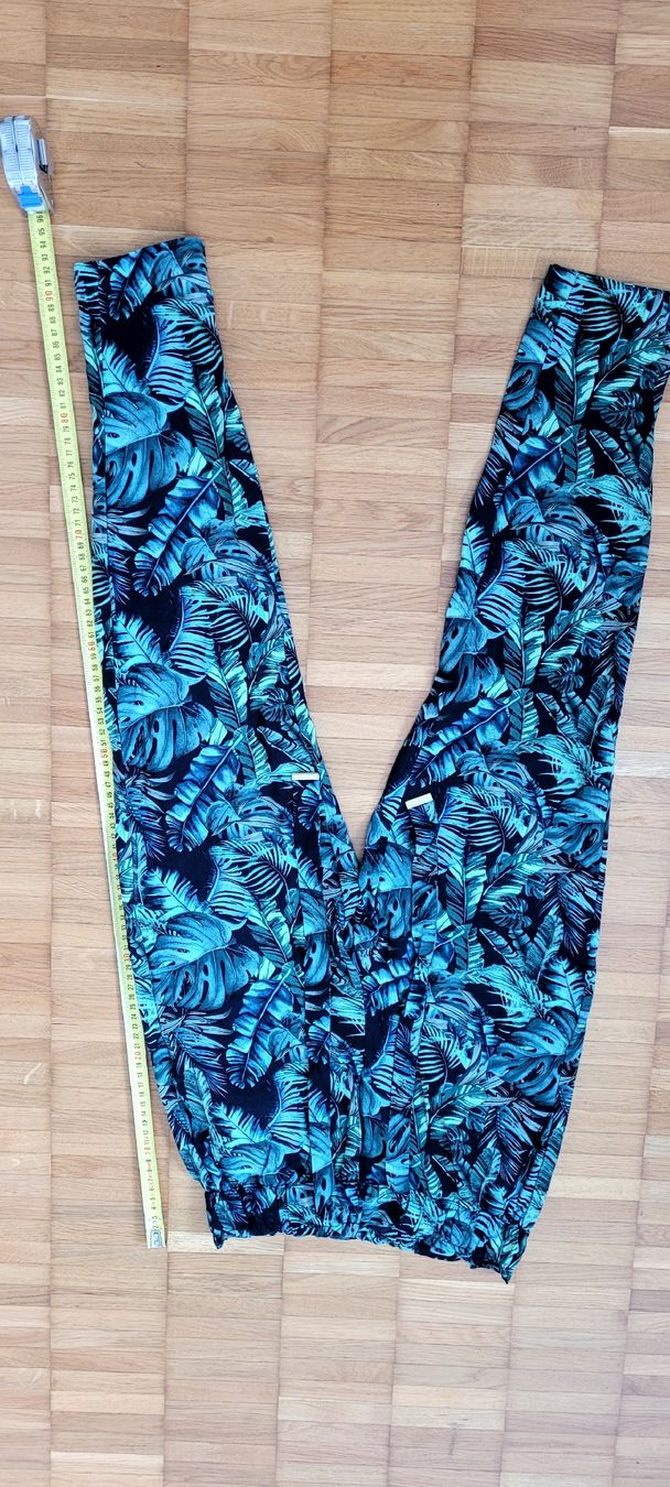 Pantaloni: Sommerhose mit Blattmuster, Grösse 36 neu – Nuovo (secondo la descrizione) da Emmenbrücke venduto da gatasalvache 4