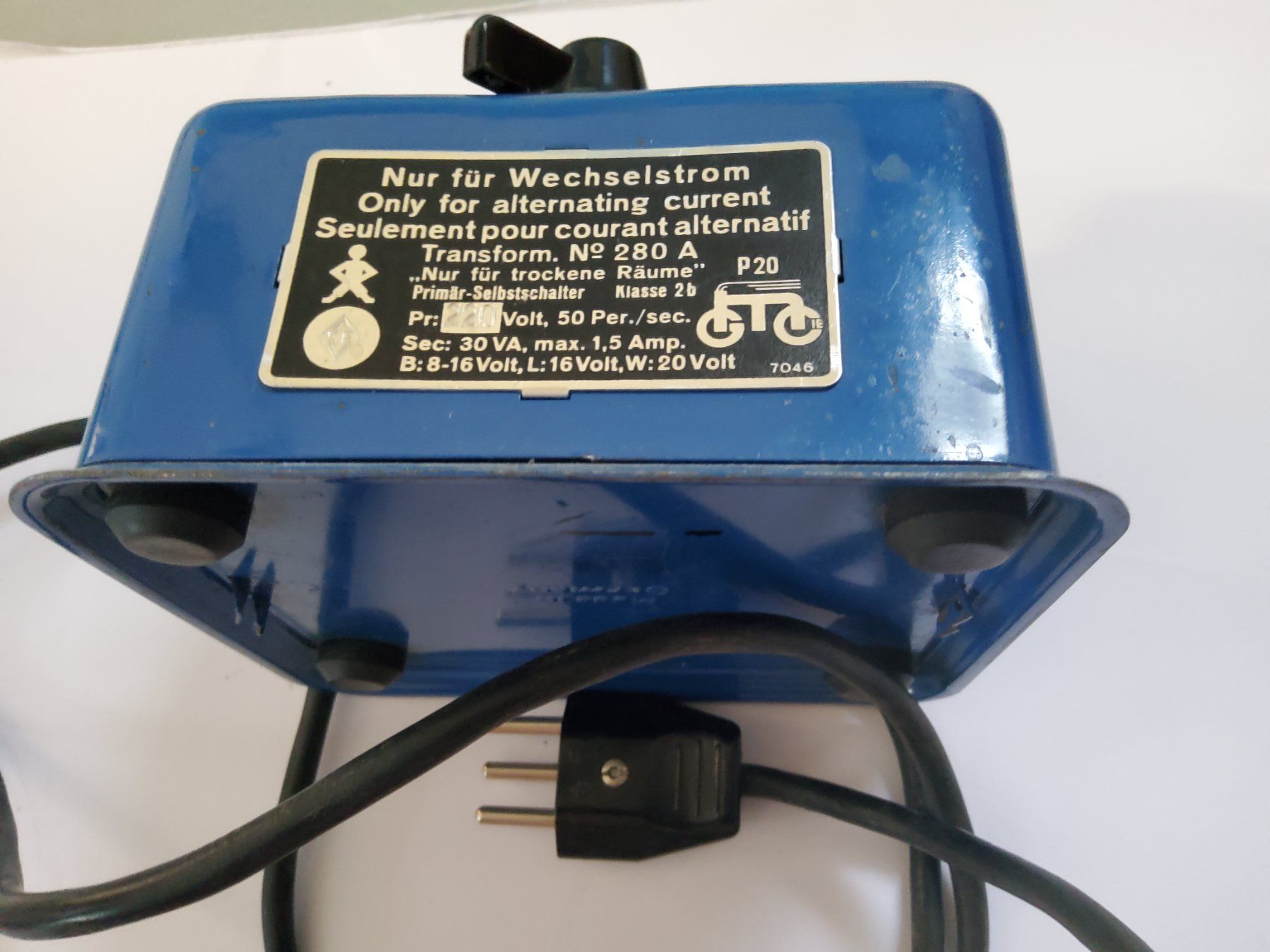 Märklin Batterie, Caricabatterie & Alimentatori: Alter MÄRKLIN SUPER-Transformator 220V – Usato da Grüningen venduto da VENOM59 1