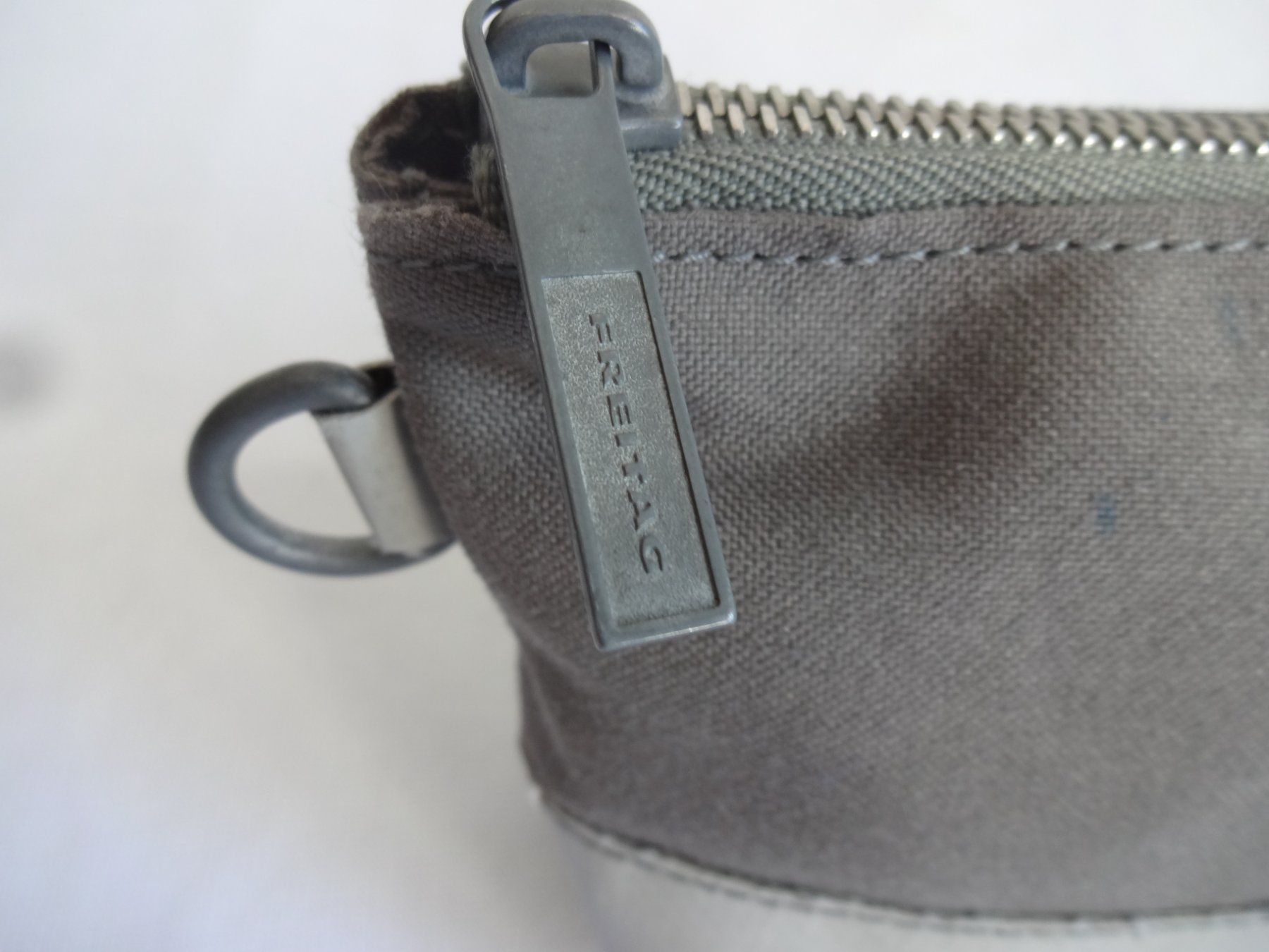 Freitag Custodie per cosmetici: FREITAG Kosmetik Tasche – Usato da Frauenfeld venduto da rey06 1