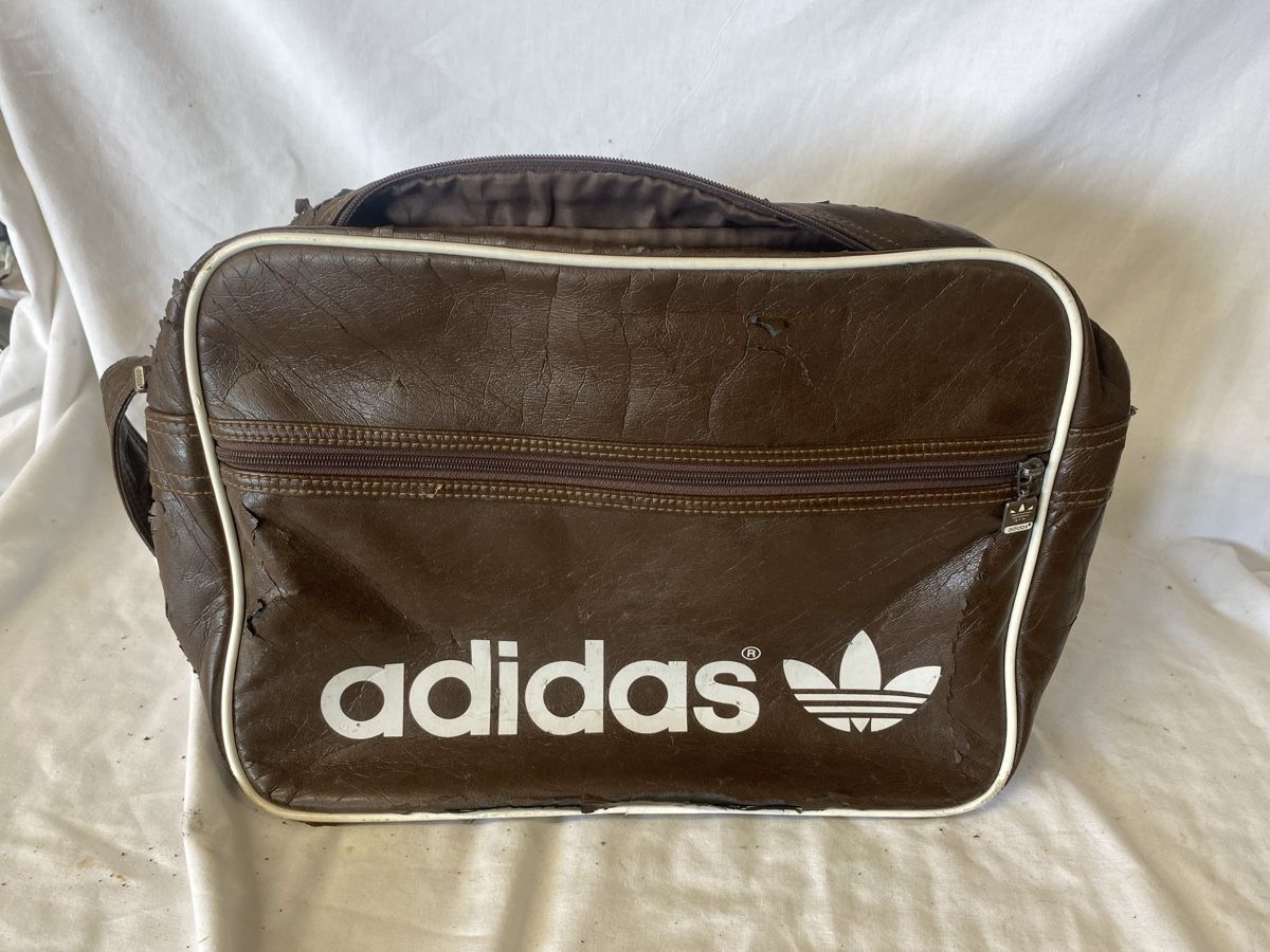 Adidas Borse: Antike Adidastasche – Usato da Dozwil venduto da Bach_4