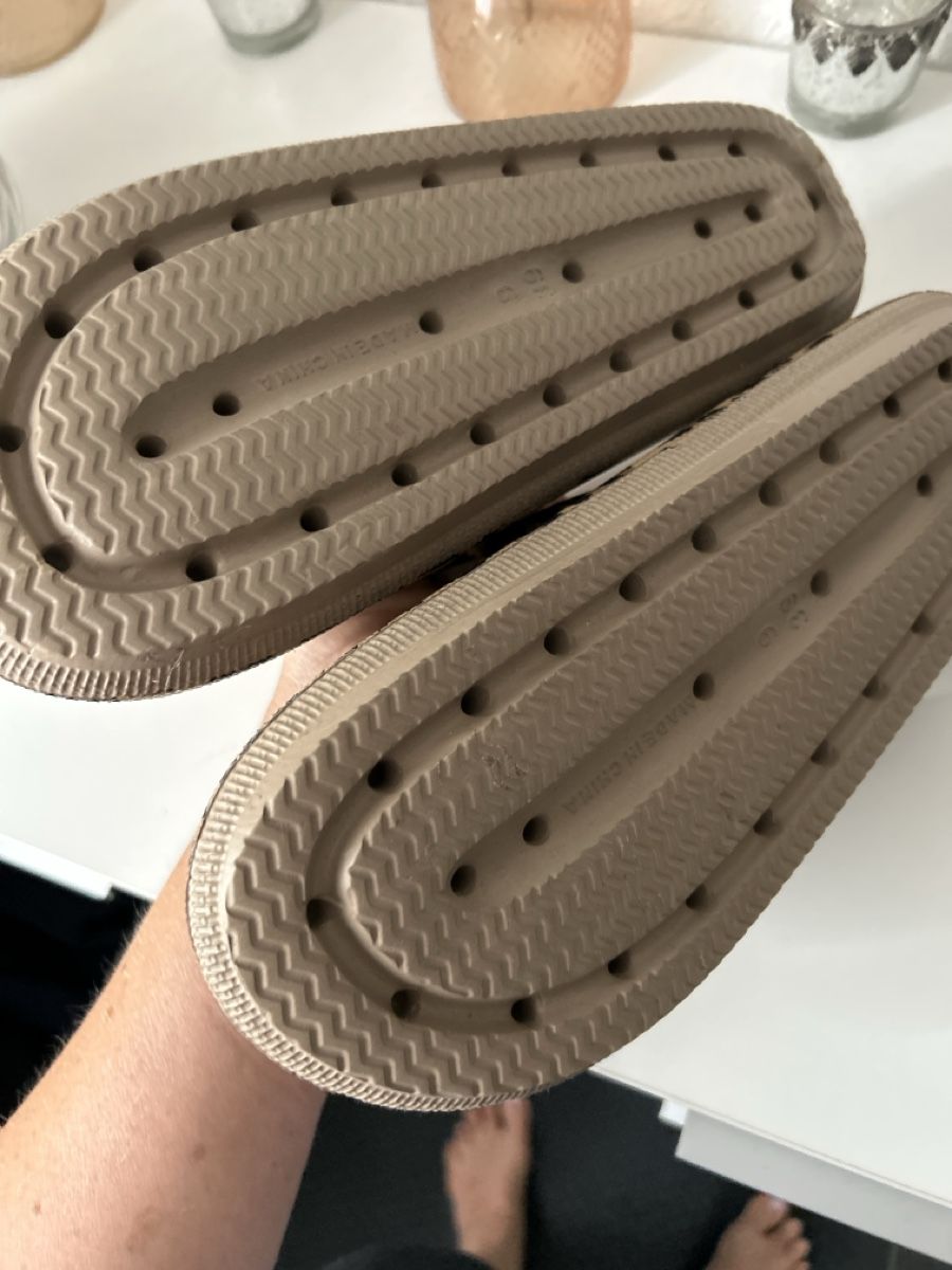 Scarpe da donna: Schlappen von Chicoree, Grösse 39, leo – Nuovo (secondo la descrizione) da Erlinsbach SO venduto da hallon480 2