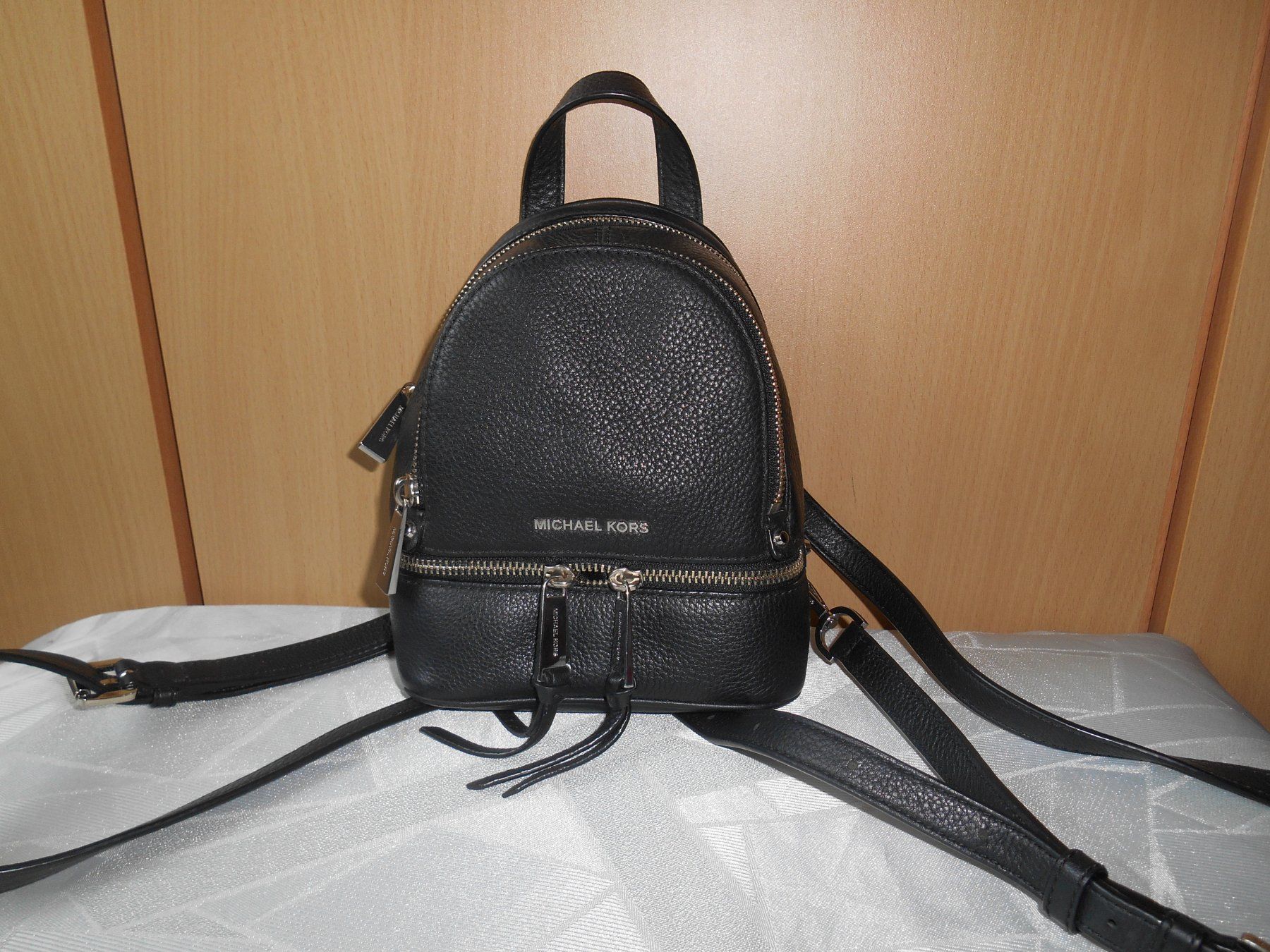 Michael Kors Rucksäcke: Michael Kors Leder Rucksack – Gebraucht aus Basel von chien008