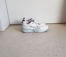 Nike Herren Sportschuh Grösse 42.5