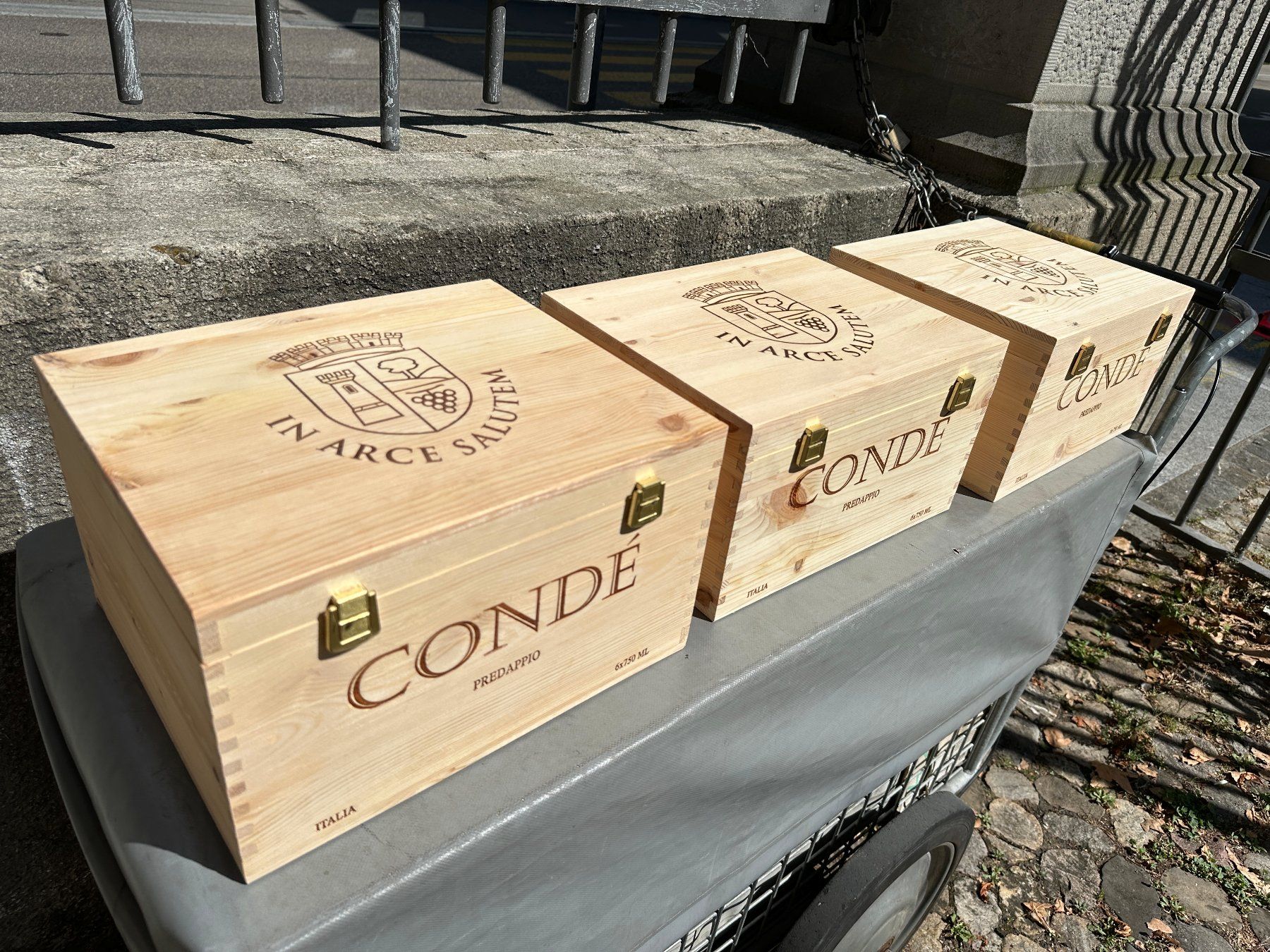 Altro: schöne Weinkiste mit Klappdeckel – Nuovo e nell'imballaggio originale da Zürich venduto da atlantis77 1