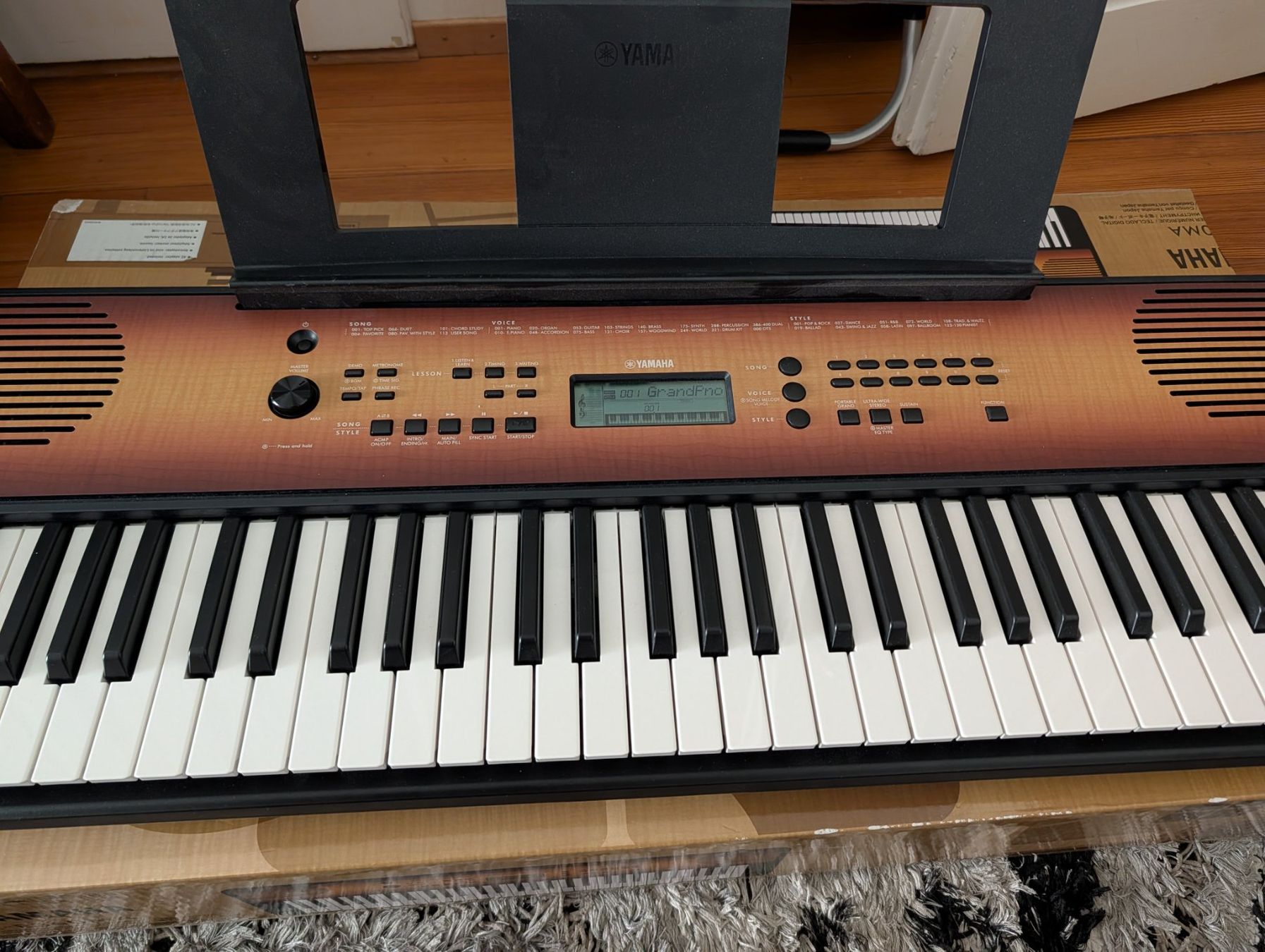 Yamaha Strumenti musicali: Piano Yamaha PSR-E360MA – Nuovo (secondo la descrizione) da Montreux venduto da Shurae 1