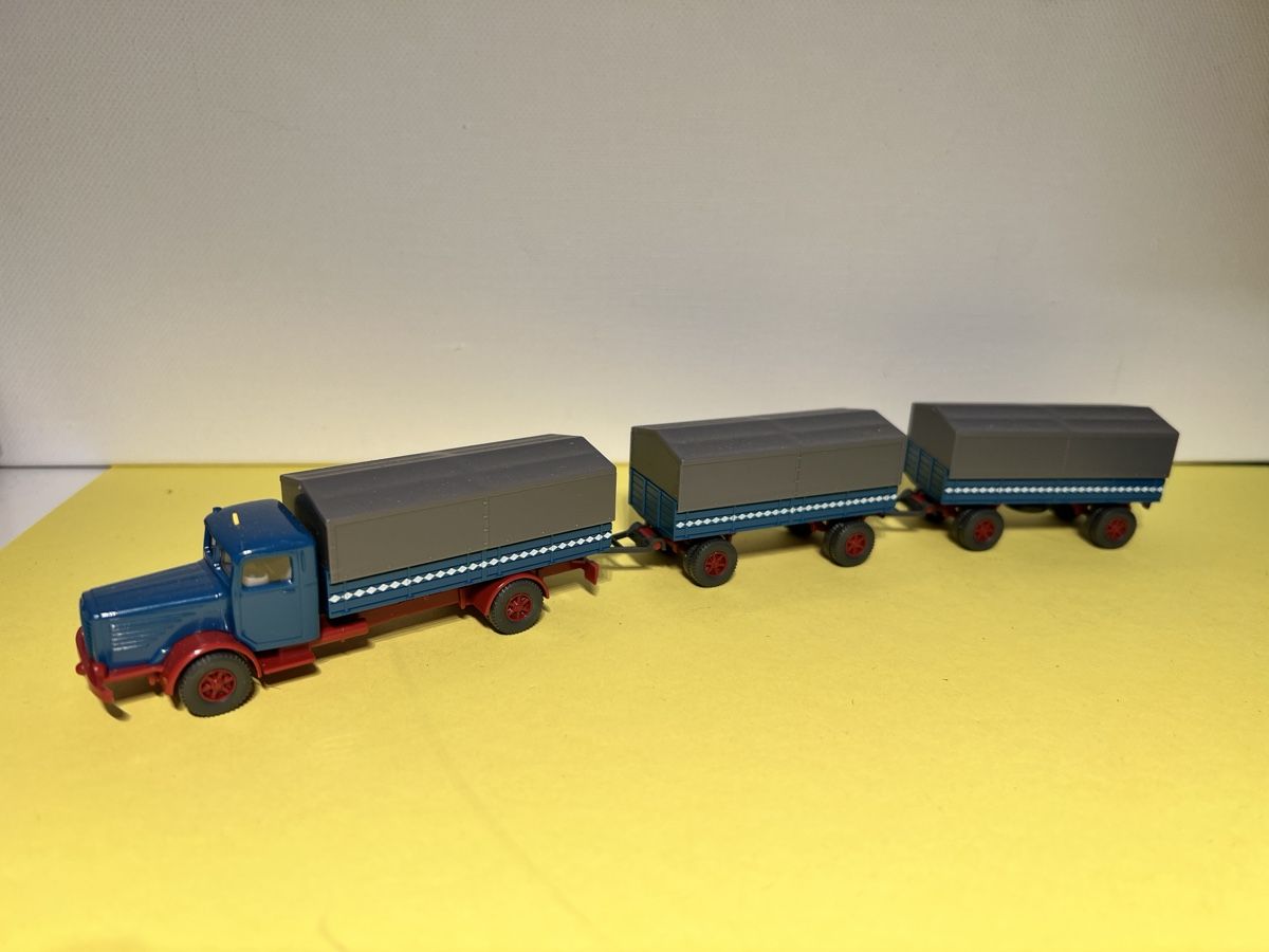 Wiking Modellini d'auto: 4 x Wiking Oldtimer LKW in 1/87 – Nuovo (secondo la descrizione) da Weinfelden venduto da Kammerflimmern 4