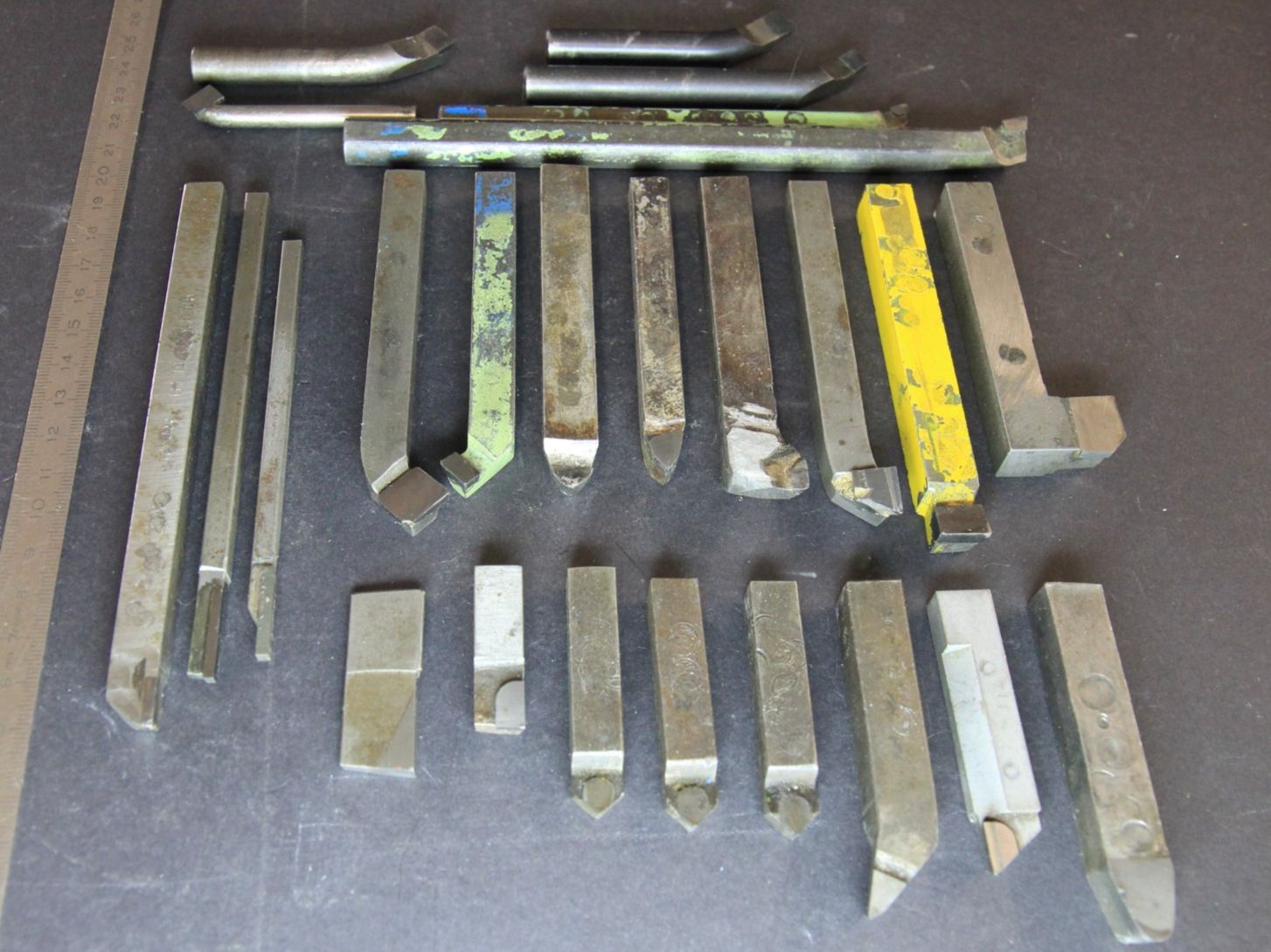Alle Werkzeuge: 25 Drehstähle mit eingelötetem Hartmetall-Einsatz – Gebraucht aus Hölstein von Kraftpaket 1