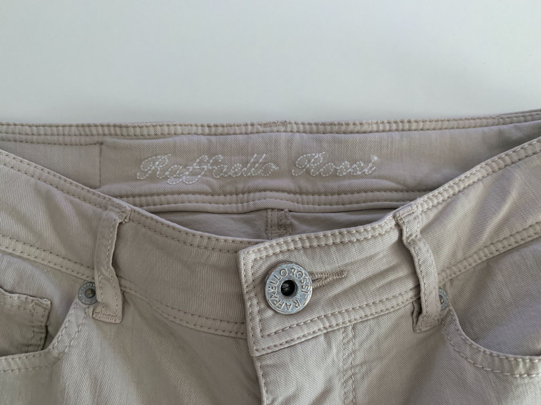 Raffaello Rossi Jeans: RAFFAELLO ROSSI - Jeans beige XS – Usato da Zürich venduto da Diazaio 3