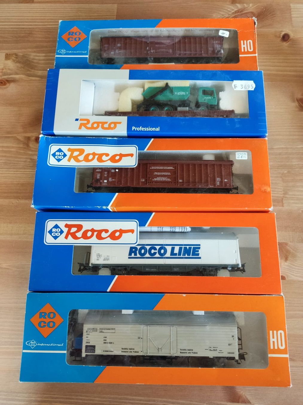 Roco Modellini di ferrovie: 5 Roco H0 Güterwagen, neuwertig – Usato da Tafers venduto da LitusPS 1