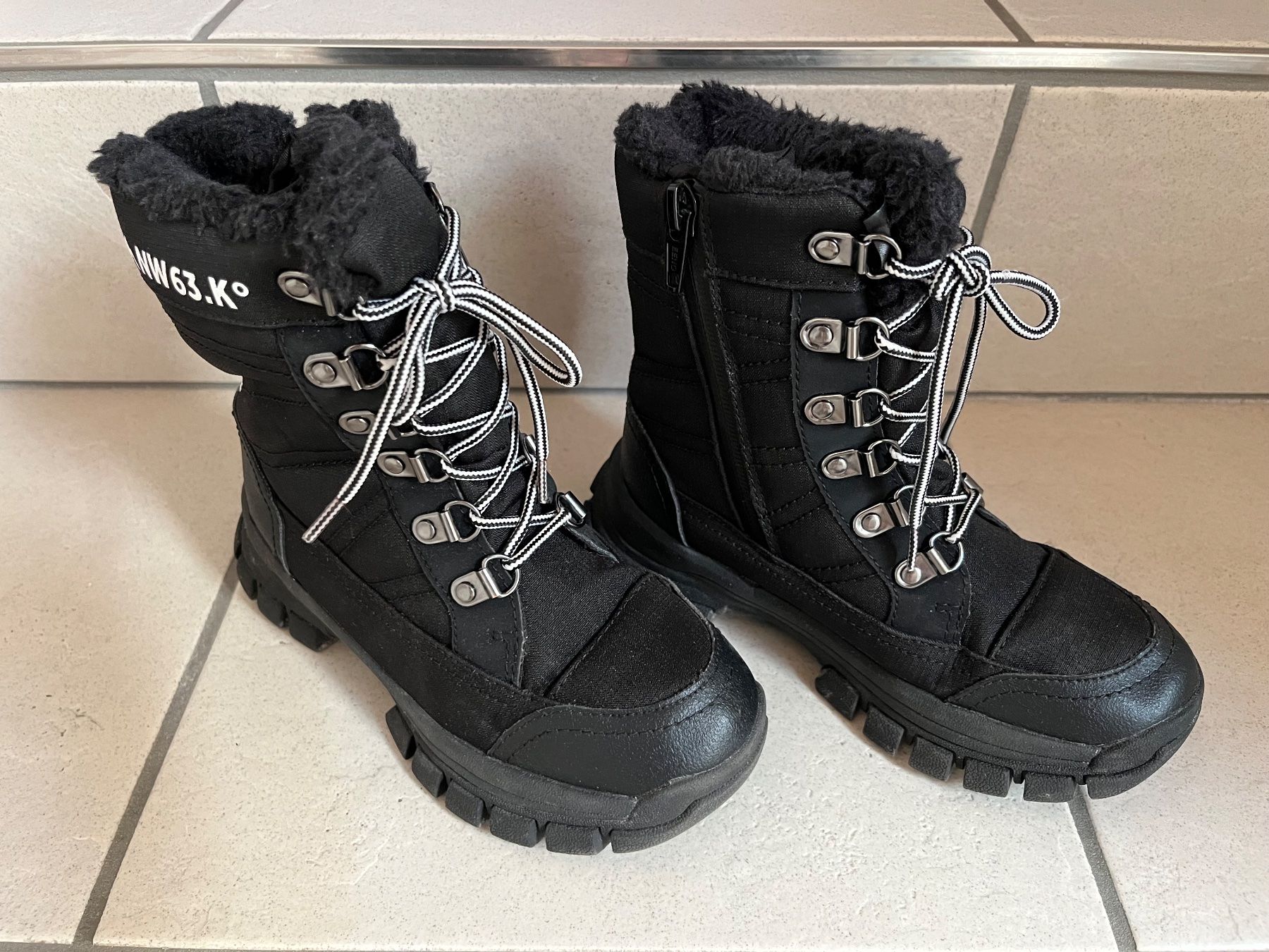 Scarpe per ragazzi: Winterschuhe Gr. 31 – Usato da Thörigen venduto da nic_kf6l