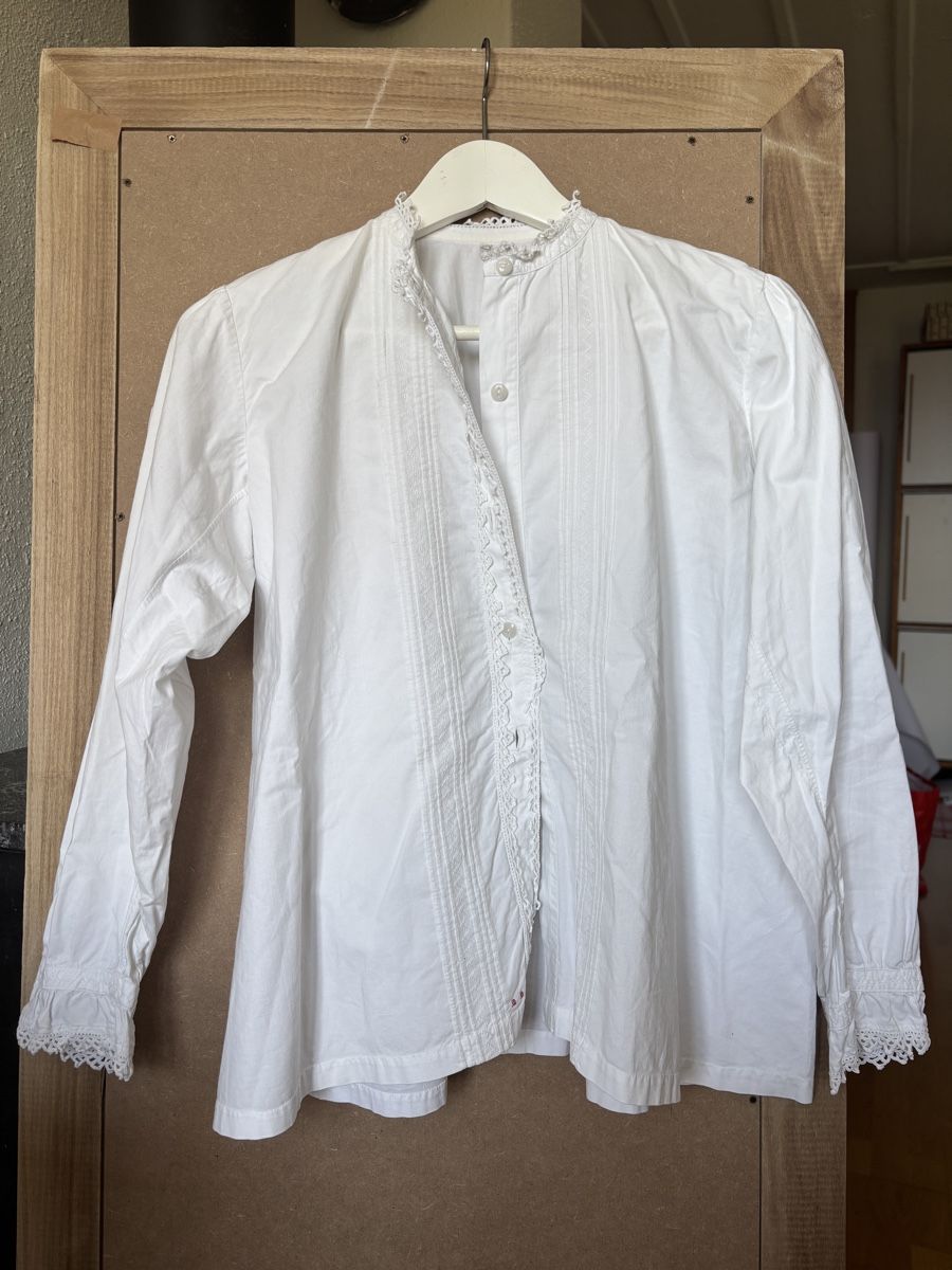 Camicette: Chemise antique L – Usato da St-Saphorin-Lavaux venduto da selb94