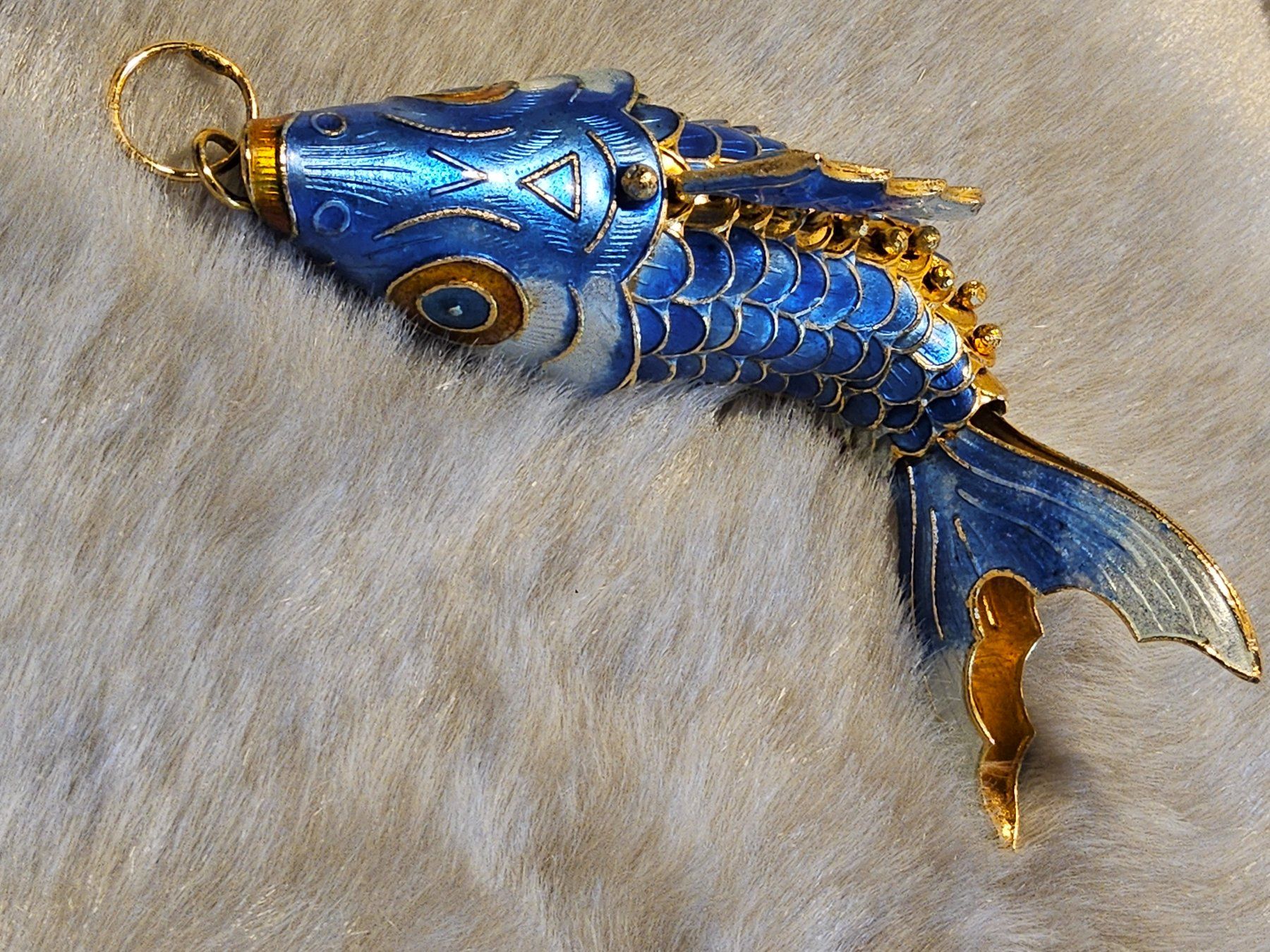 Pendentifs: Trendiger grosser Email Anhänger Gliederfisch – D'occasion à Zürich par SciTec 8