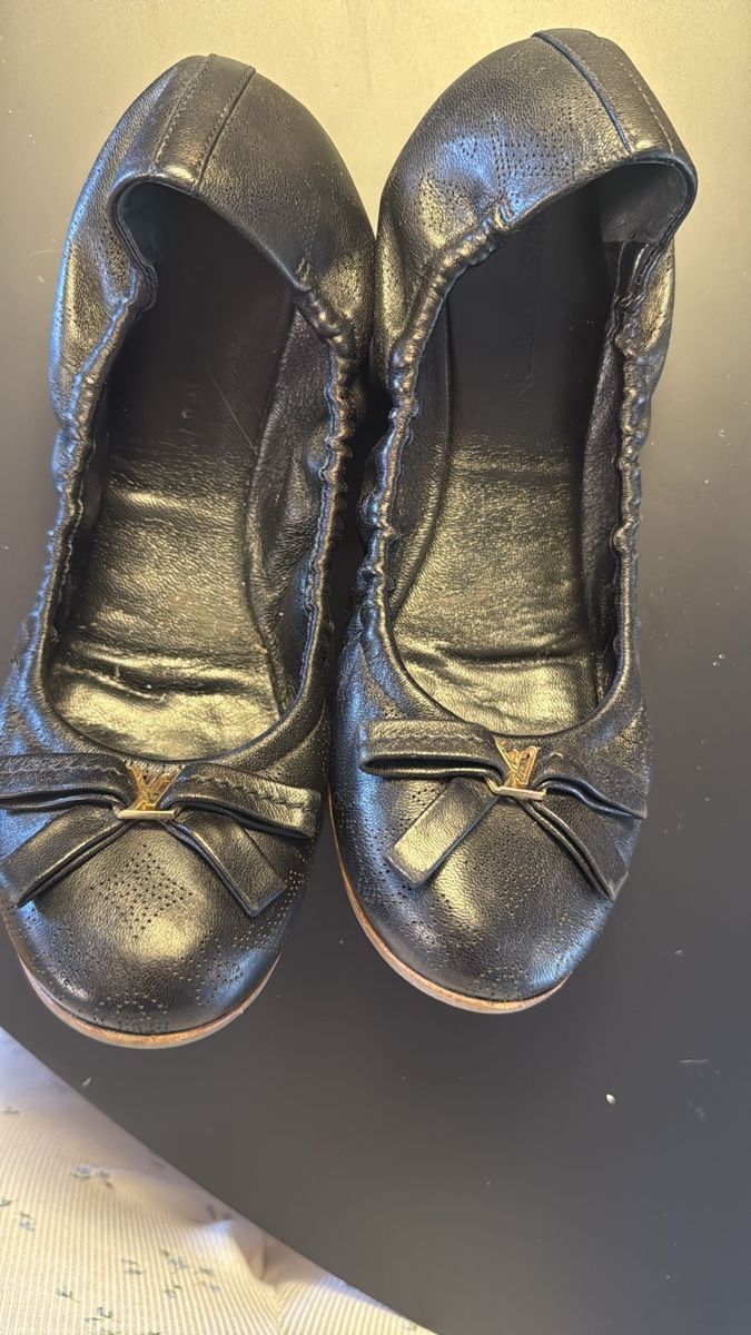 Louis Vuitton Scarpe da donna: Louis Vuitton Black Leather Ballet Flats, Size 37.5 – Usato da Zürich venduto da ele_5wrd 3