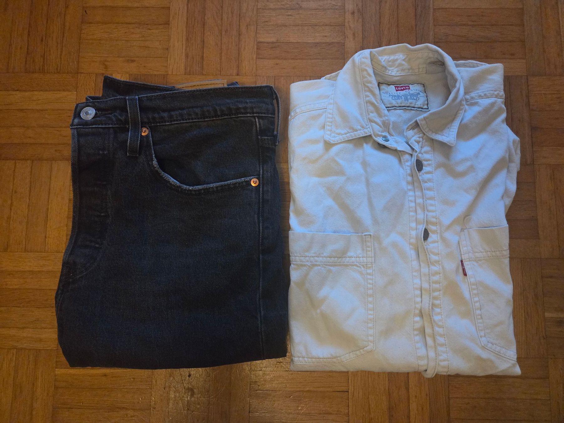 Levi's Lotti di vestiti: Levi's Hemd und Jeans Gr. S – Usato da Basel venduto da grandfamily