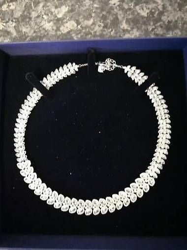Swarovski Ketten: Collier Swarovski nuovo, mai indossato – Neu und originalverpackt aus Camorino von ros_cj5f