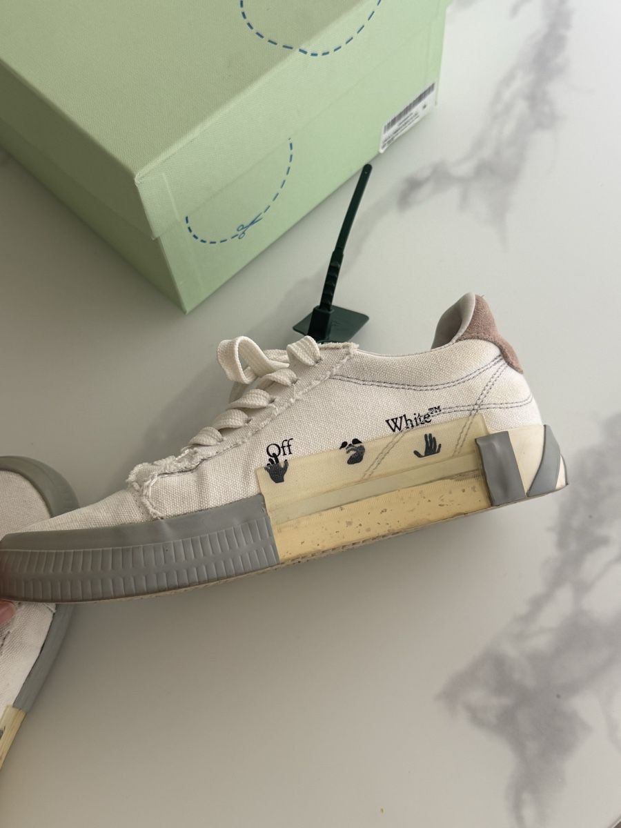 Off-White Scarpe da donna: Chausseurs Off-White vierges, taille 38 – Usato da Peseux venduto da kul_pz6z 6