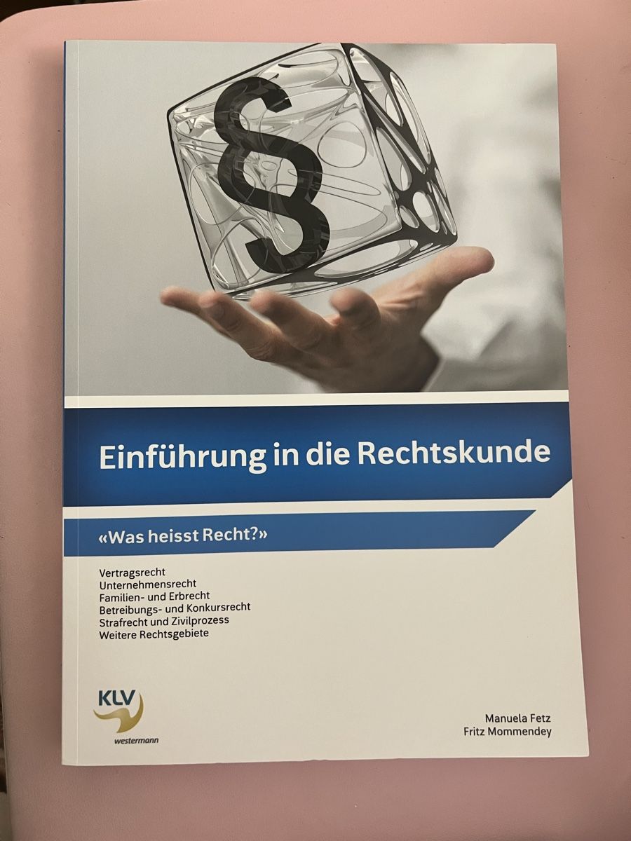 Libri: Einführung in die Rechtskunde – Nuovo (secondo la descrizione) da Langenthal venduto da E.Mersin