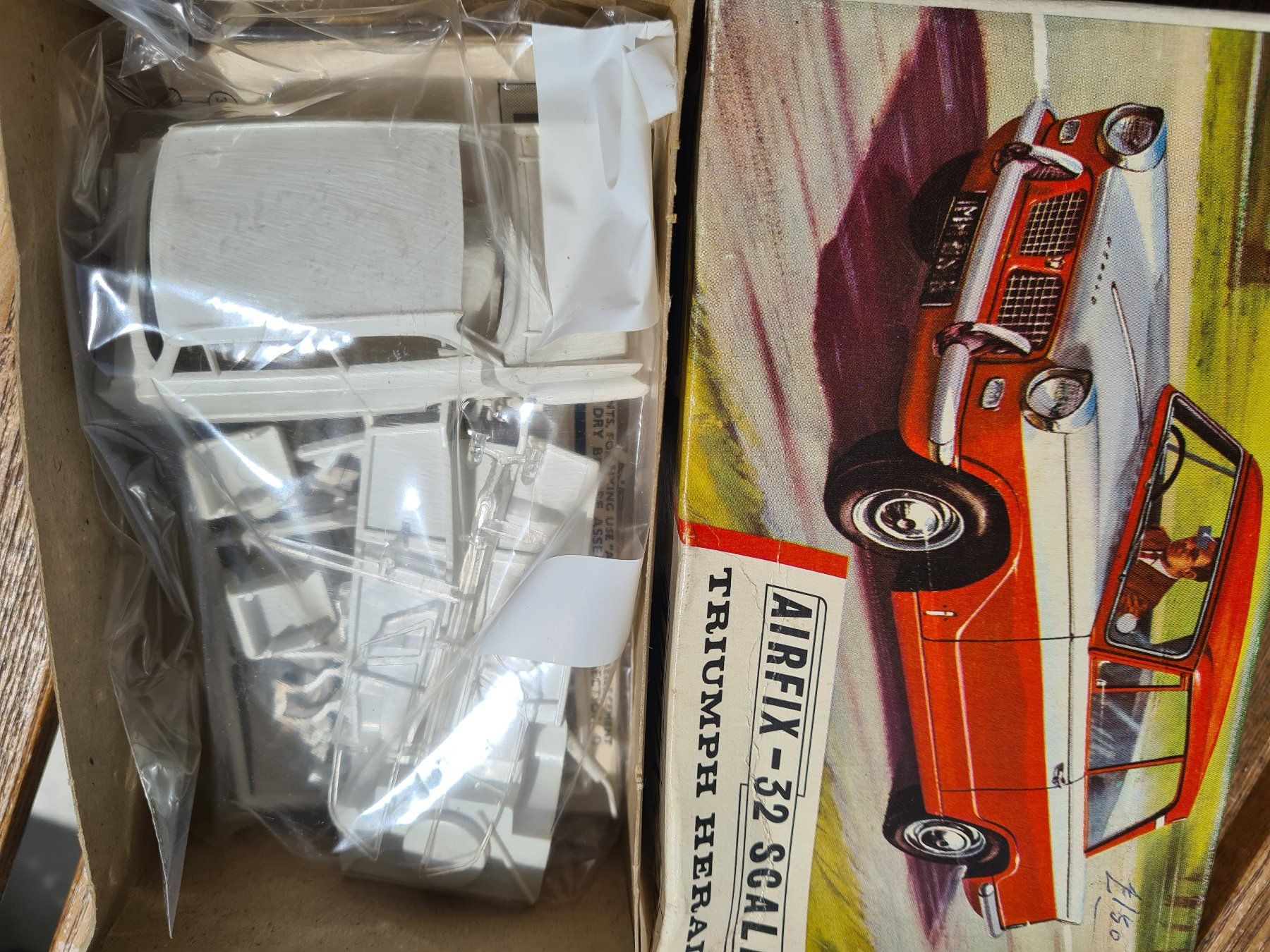 Triumph Modellini d'auto: AIRFIX 32 SCALE Triumph Herald – Usato da Basel venduto da Solarbebop 2