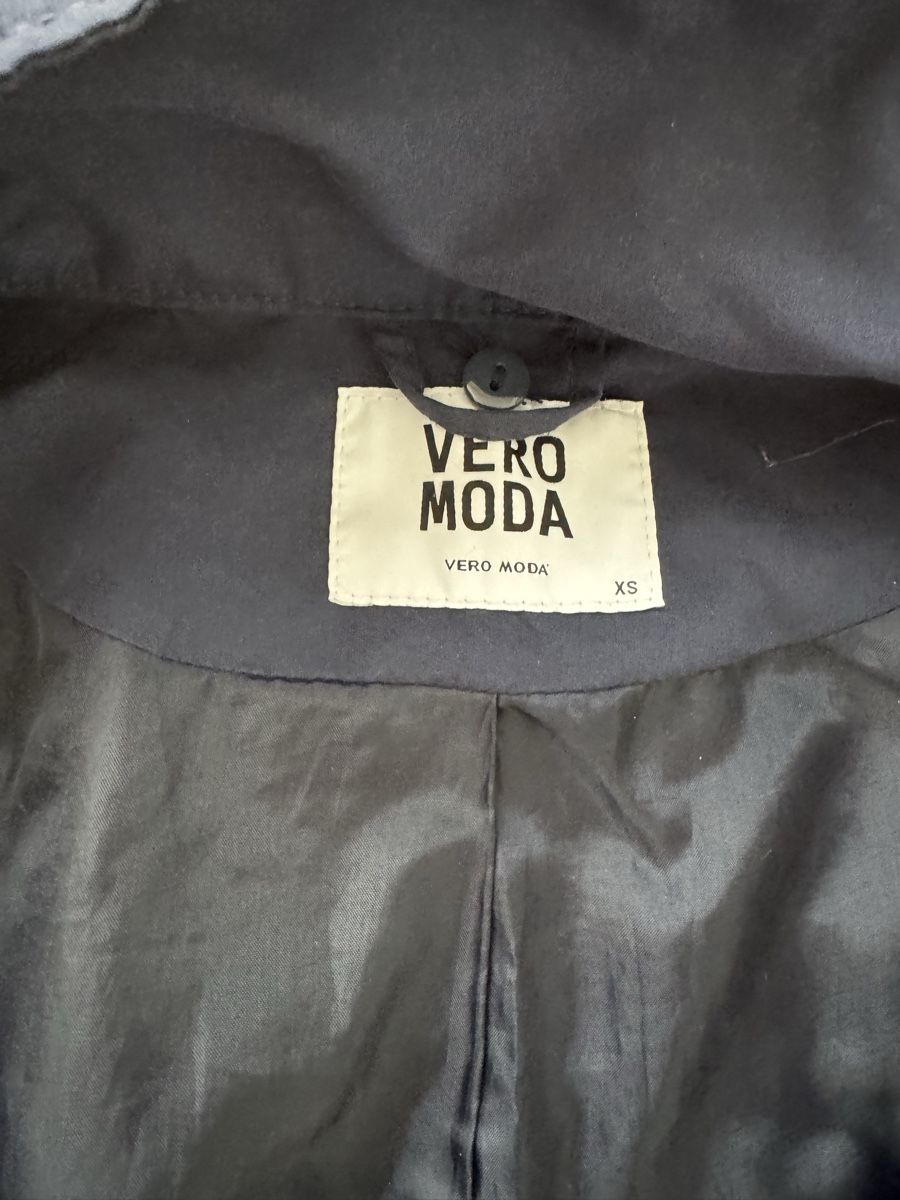Vero Moda Giacche:  Jacke Vero Moda blau XS  – Usato da Zürich venduto da oase69 1
