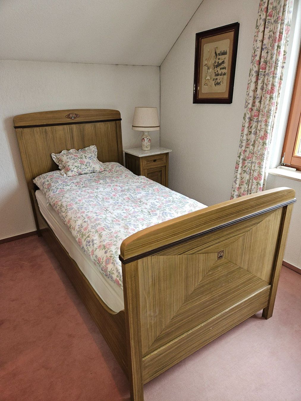 Letti: Antikes Schlafzimmer Bett Schrank und Kommode – Usato da Nürensdorf venduto da dan_r672