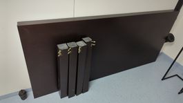Lackierter gut erhaltener Tisch/Massivholz