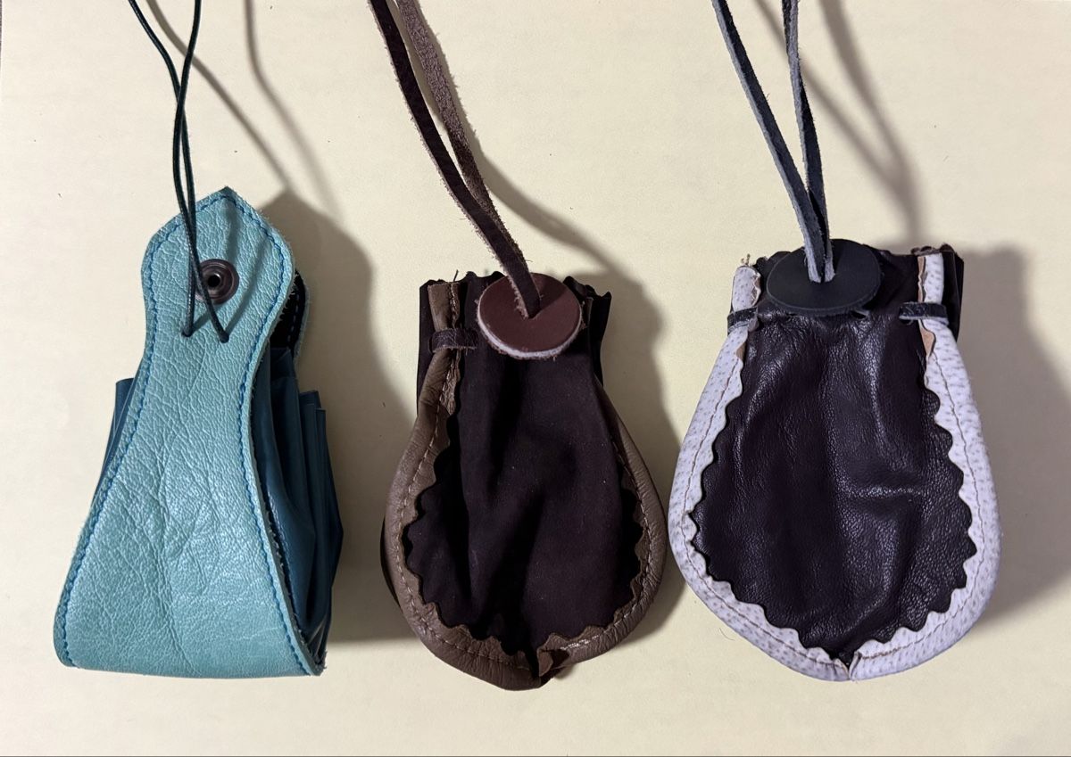 Borse da donna: Pochettes médiévales – Usato da Petit-Lancy venduto da Solcarm 1