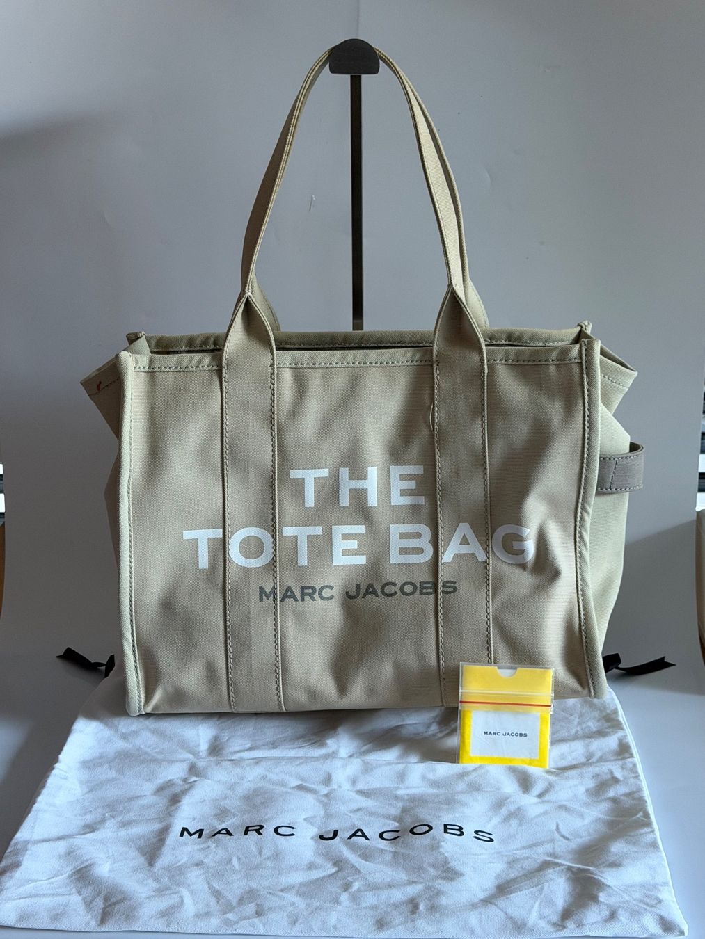 Marc Jacobs Taschen für Damen: Marc Jacobs Tote Bag Original Large – Gebraucht aus Vionnaz von b_f_d_r_g