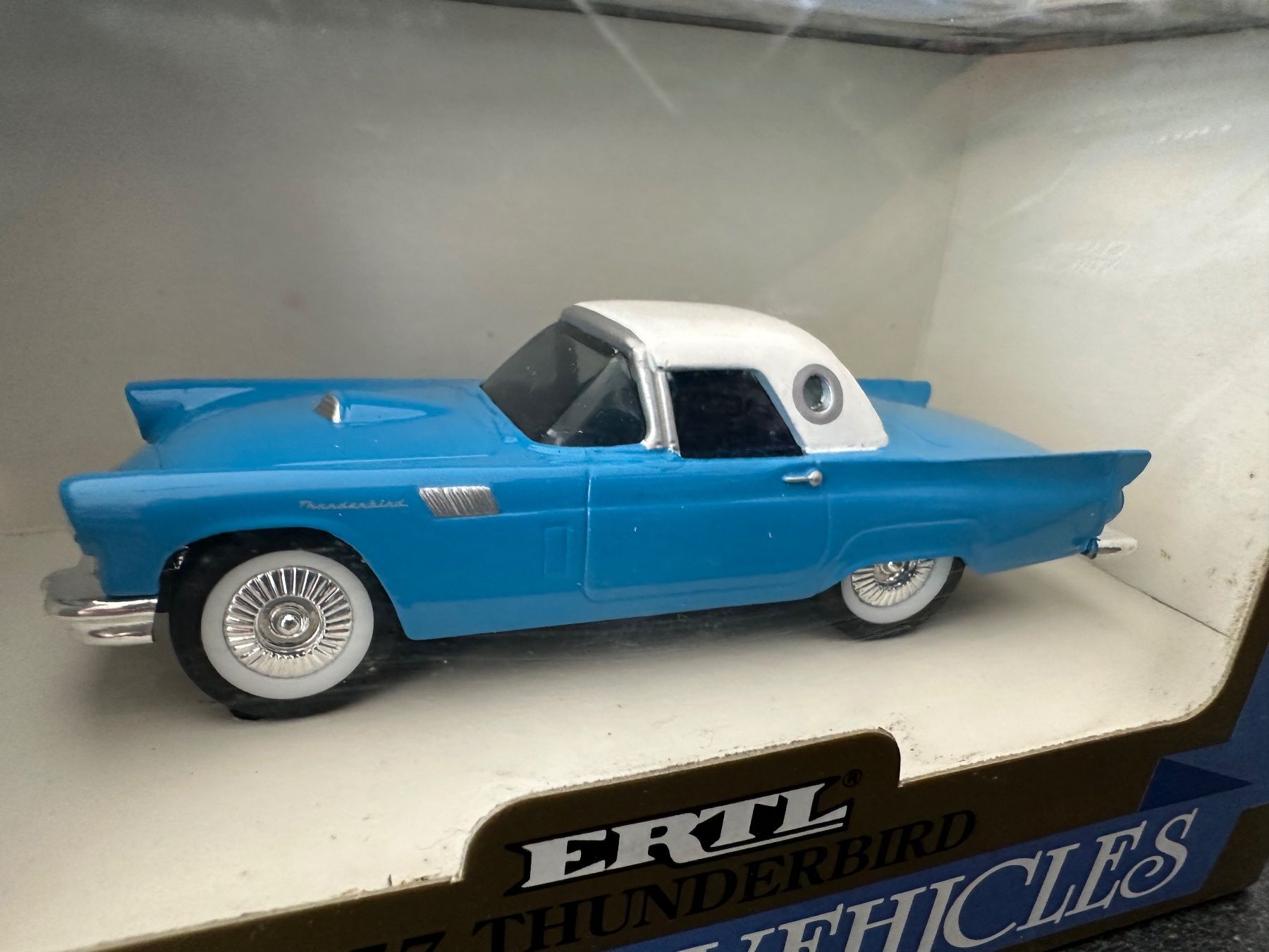 AMT/ERTL Voitures modèles: ERTL 1:43 Thunderbird 1957 USA Classic – D'occasion à Chiasso par Carrara-Modellismo 1