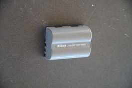 Nikon Li-ion Battery Pack Kamera Akku gebraucht