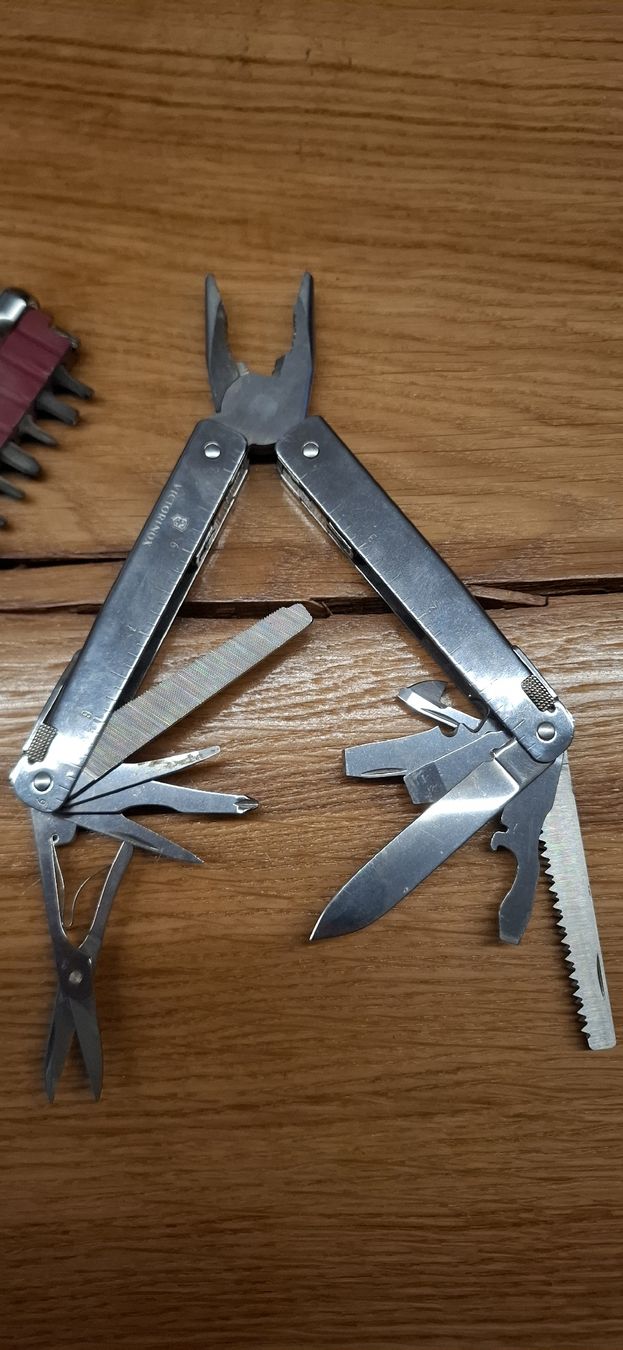 Victorinox Coltelli tascabile: Multitool Victorinox SwissTool X plus mit Bitsatz + Ratsche – Usato da Guntershausen venduto da Jtattoo 1