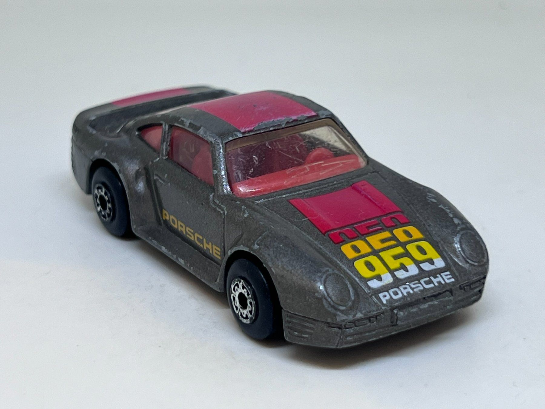 Matchbox Modellini d'auto: Matchbox Porsche 959 #718 – Usato da Wildegg venduto da LaaBoutique